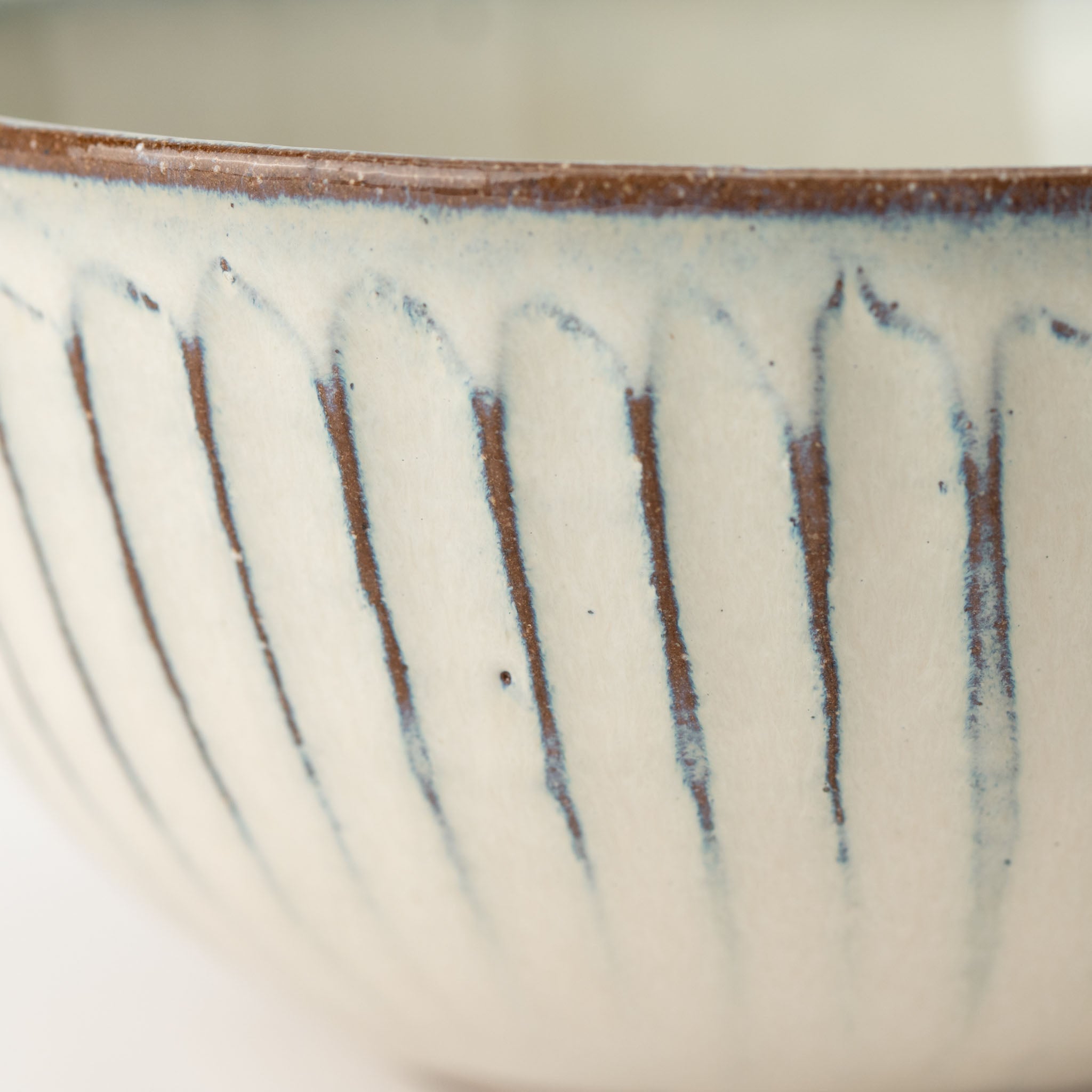 White Glaze Carving Donburi Bowl