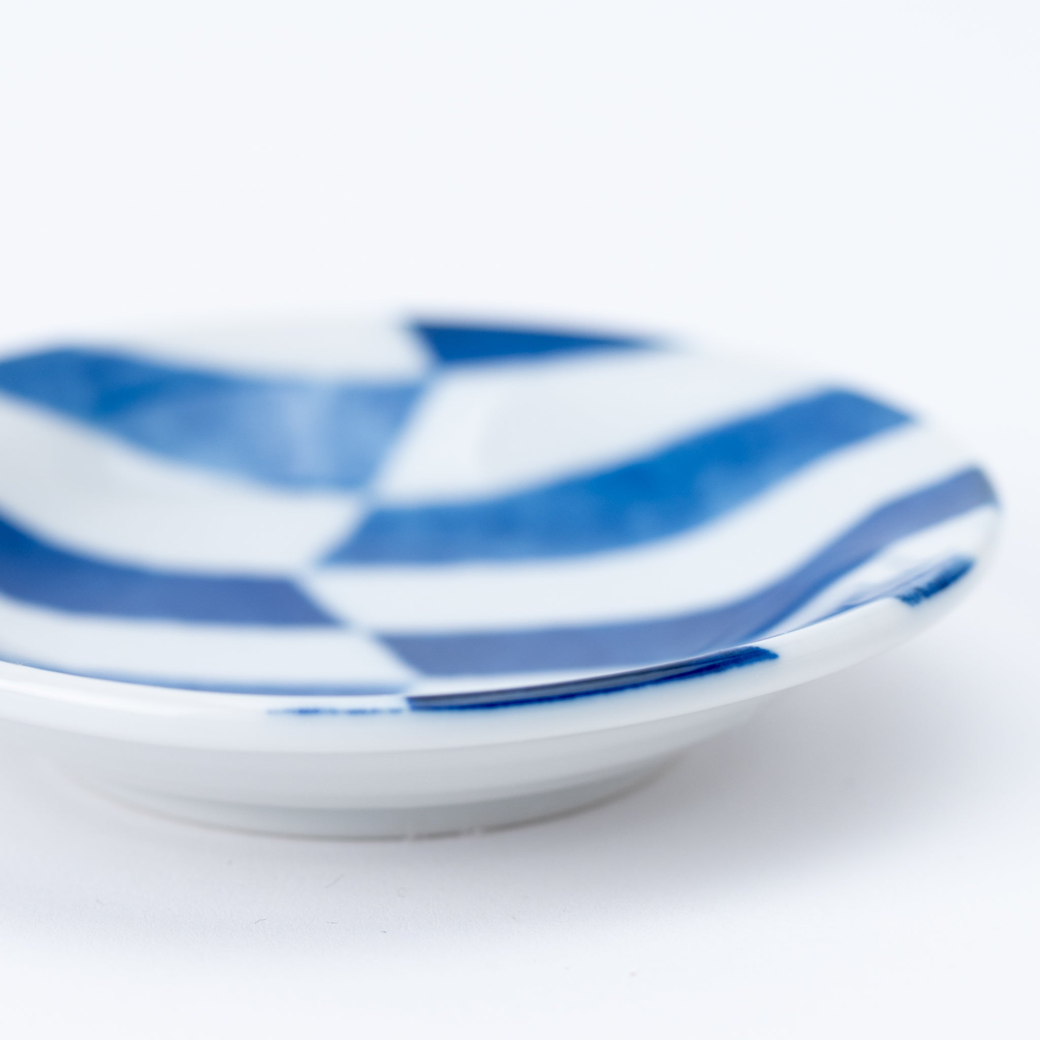 Blue Yagasuri Arrowhead Small Plate