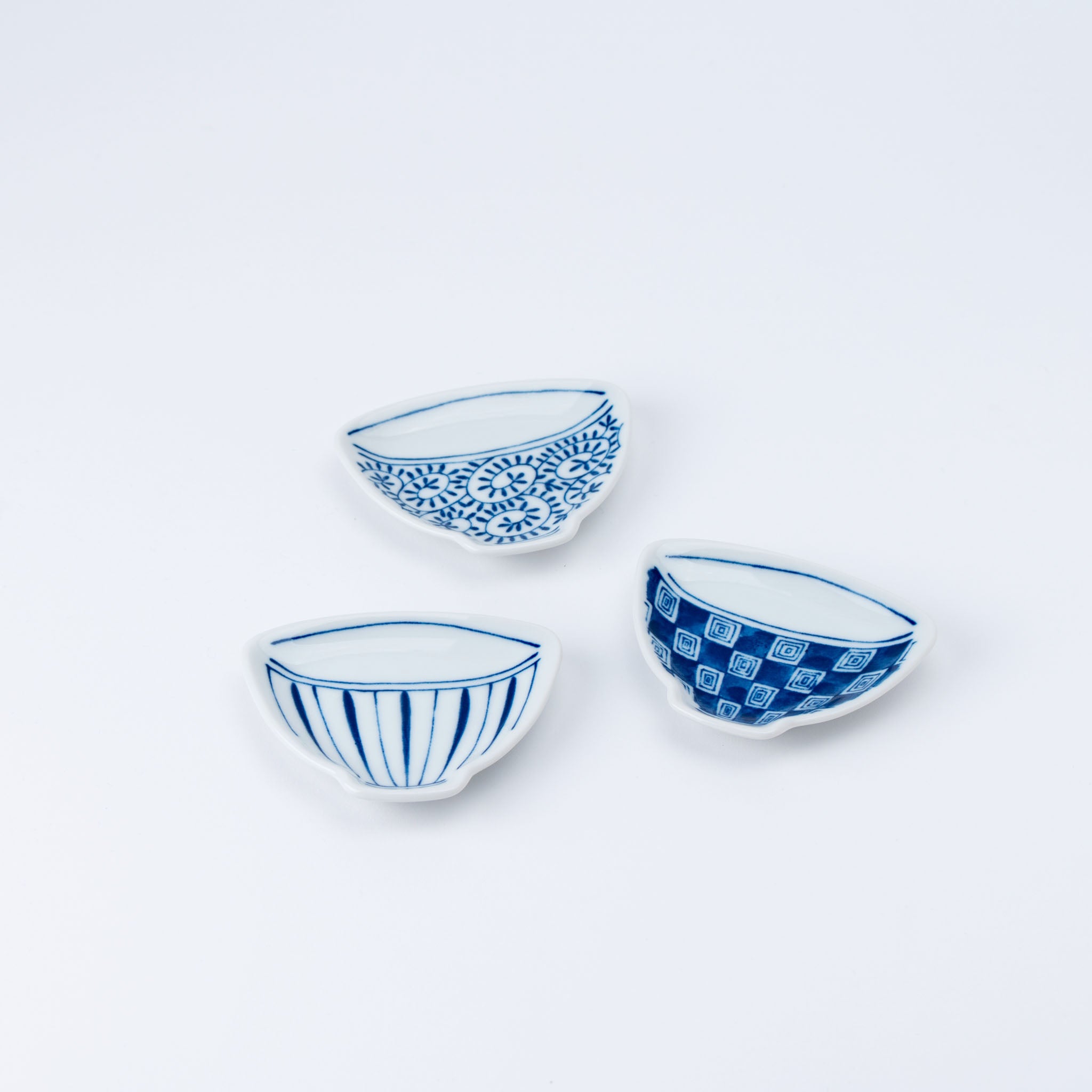 Takokarakusa Bowl Motif Small Dish