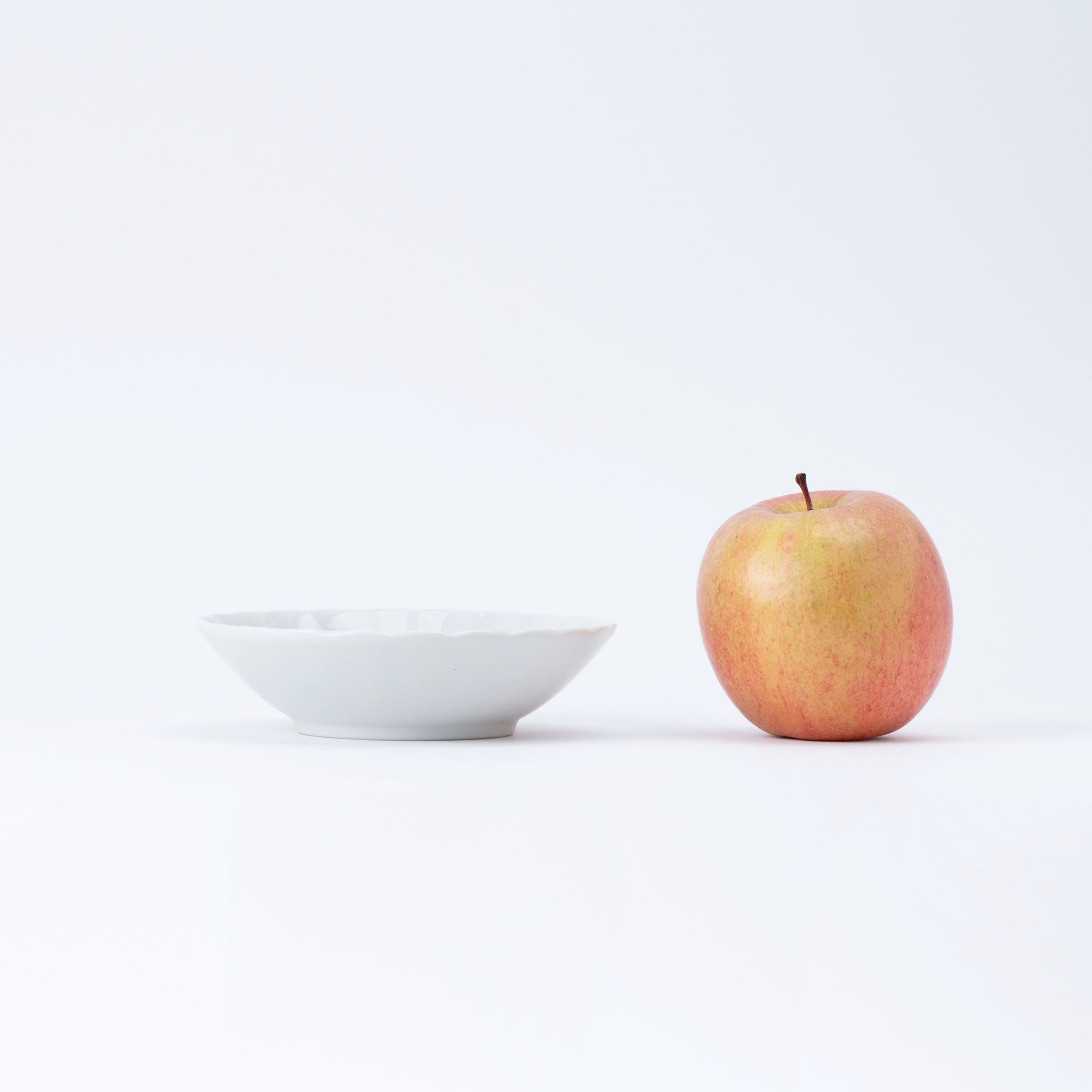 Swallow Motif Scallop Bowl