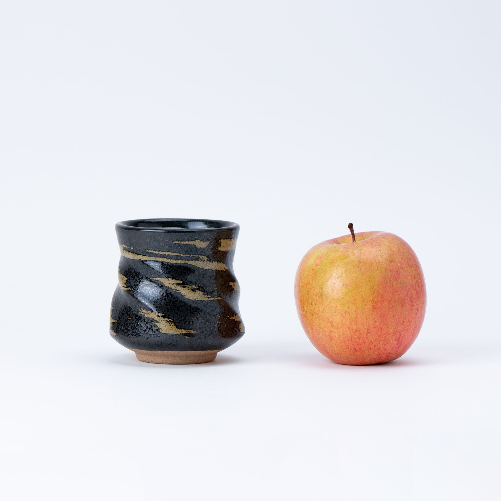 Black & Gold Brushstroke Yunomi Teacup