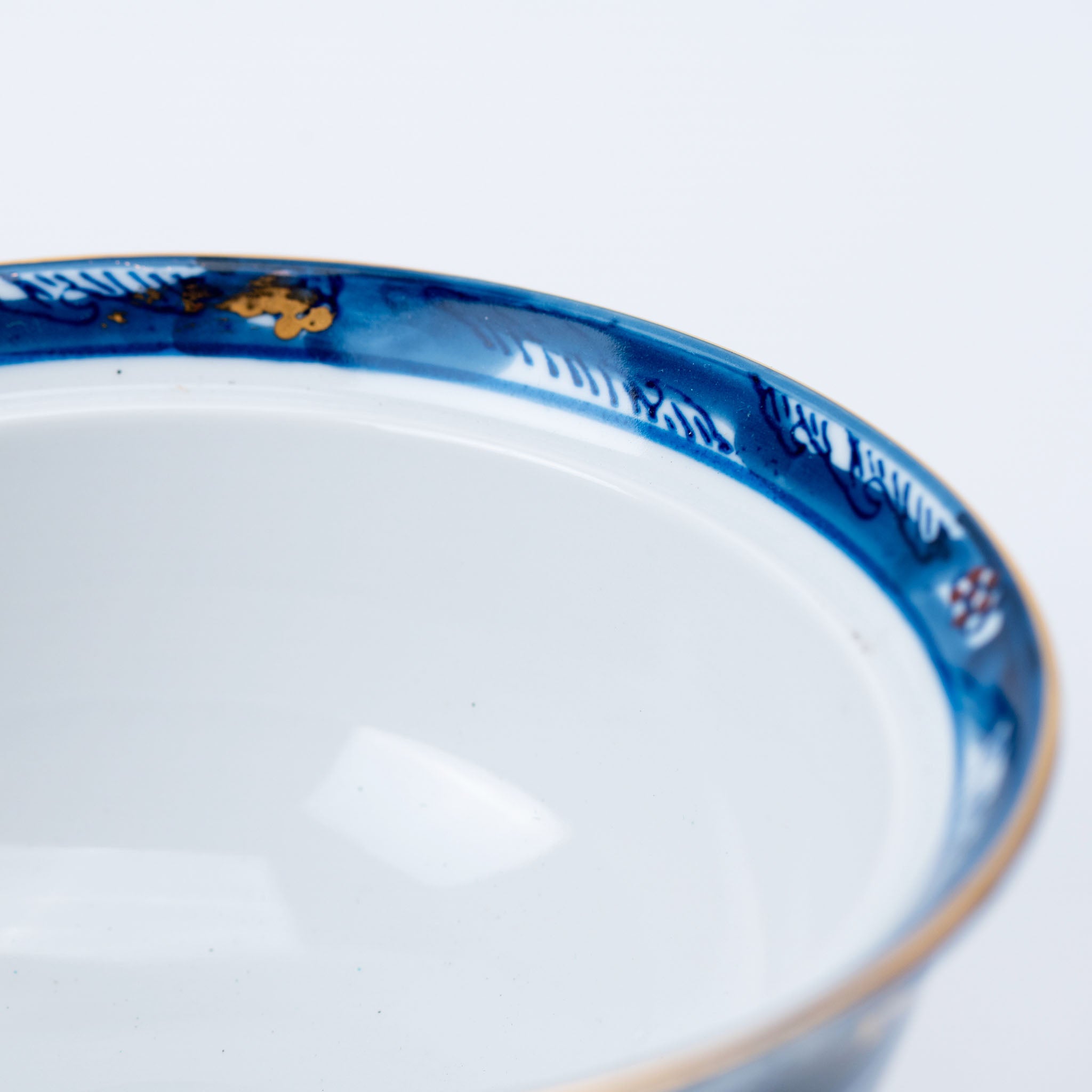 Lidded Bowl with Cranes and Floral Motif