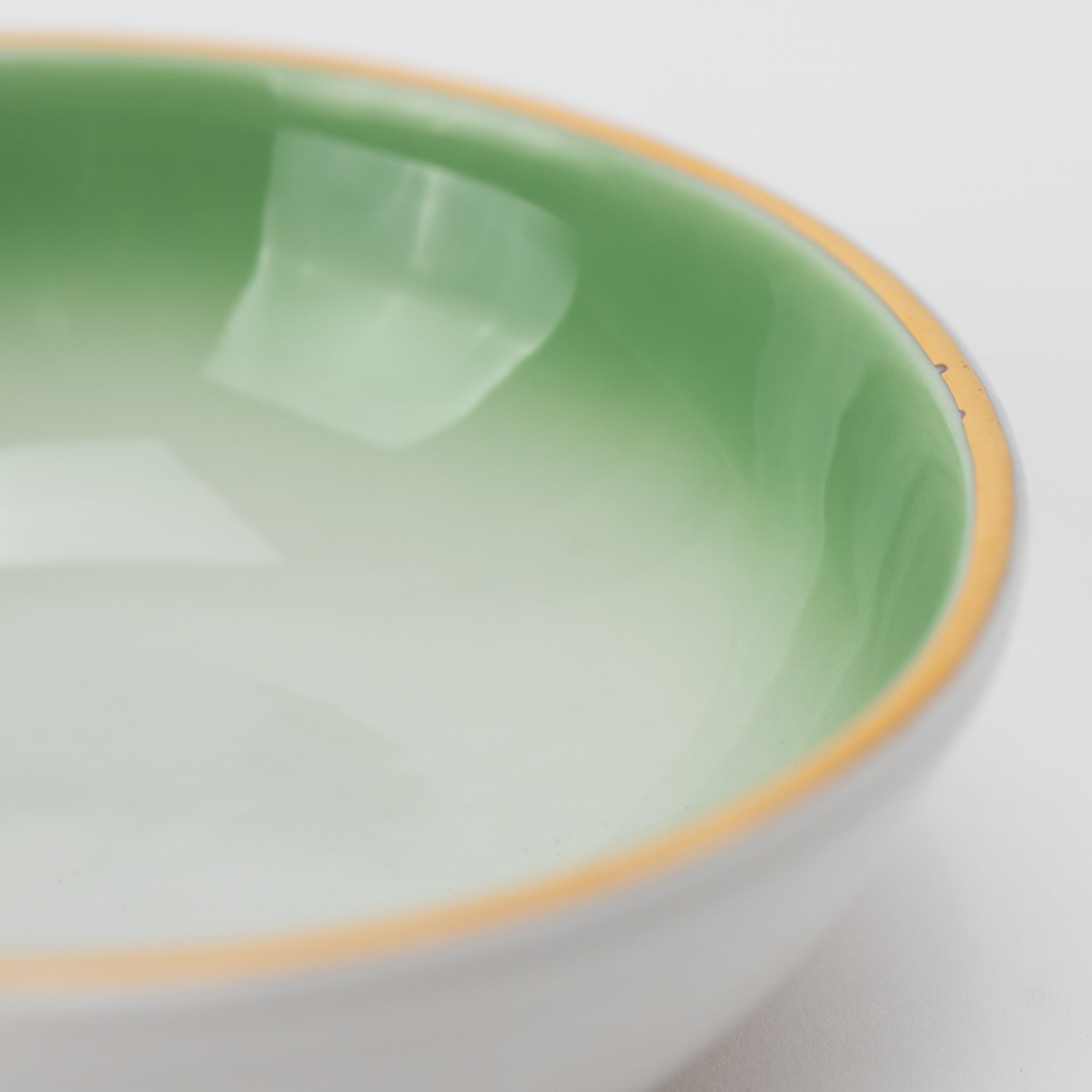 Hiwa-Fuki Rim-Gilt Round Small Bowl