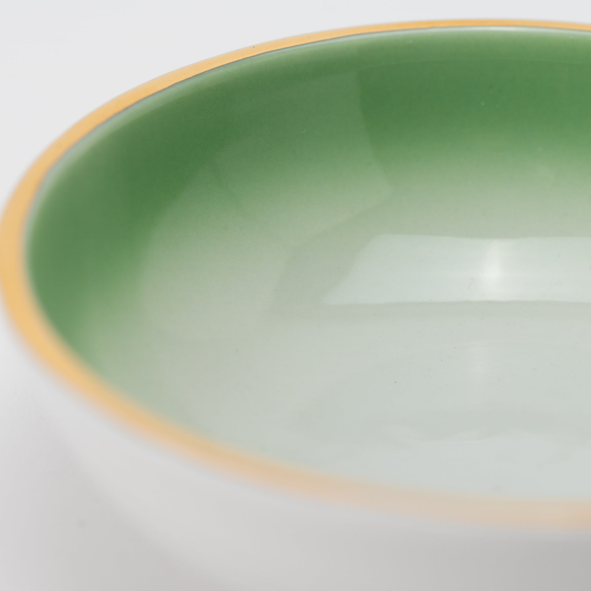 Hiwa-Fuki Rim-Gilt Round Small Bowl