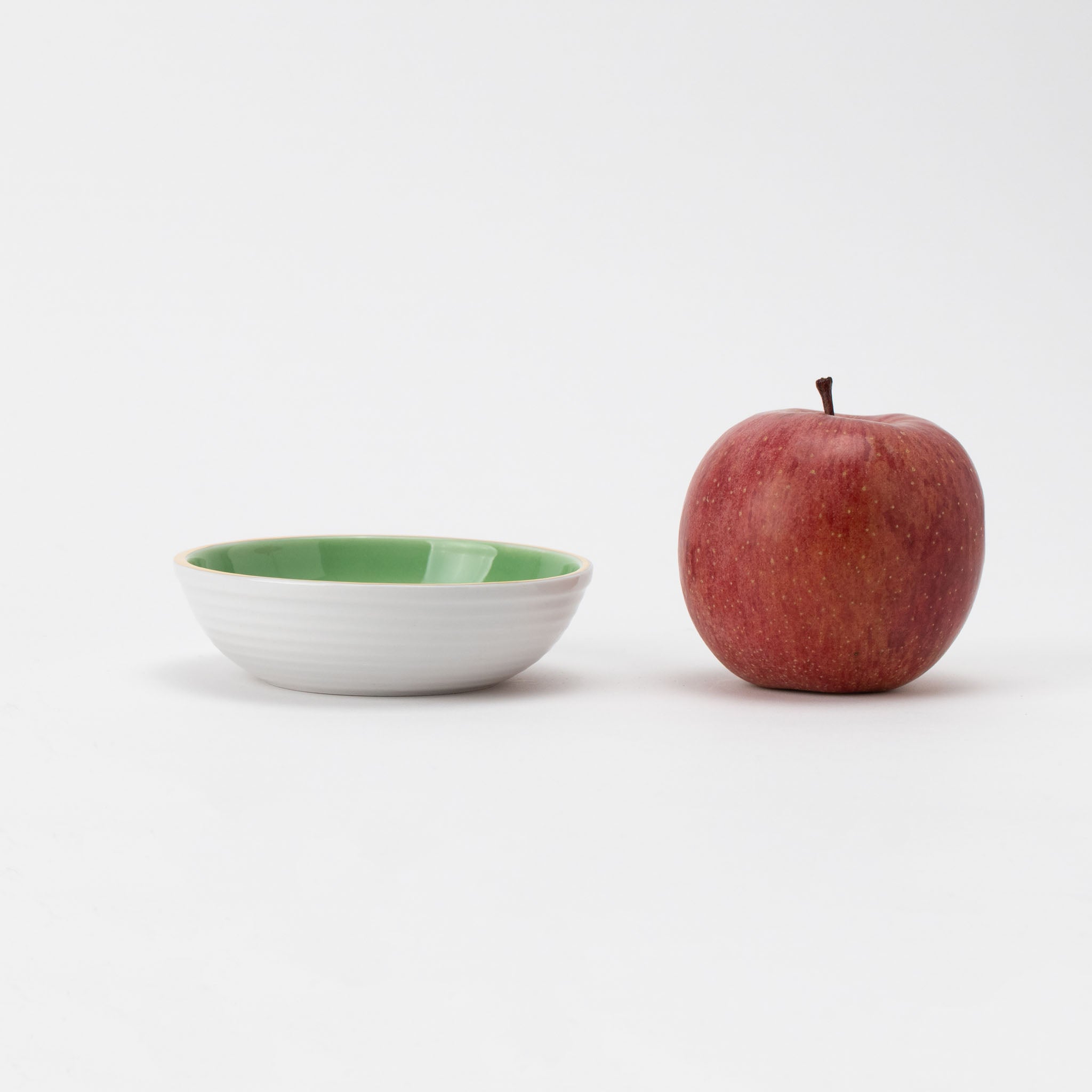 Hiwa-Fuki Rim-Gilt Round Small Bowl