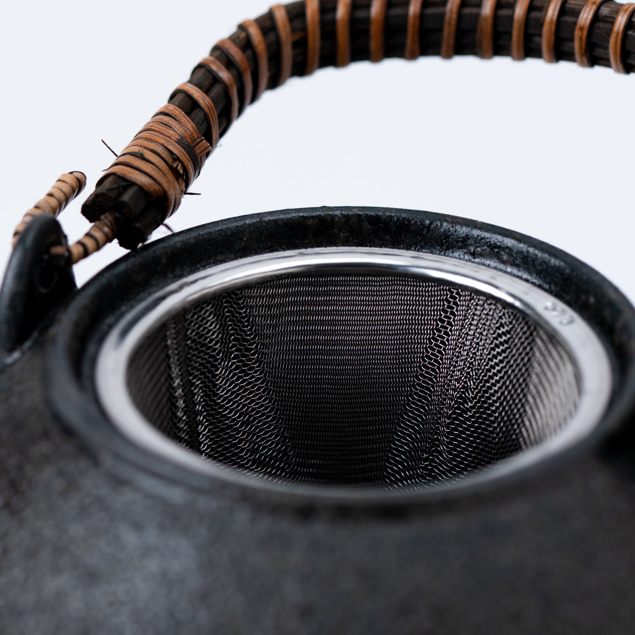 Nambu-style Black Teapot (with Tea Strainer)