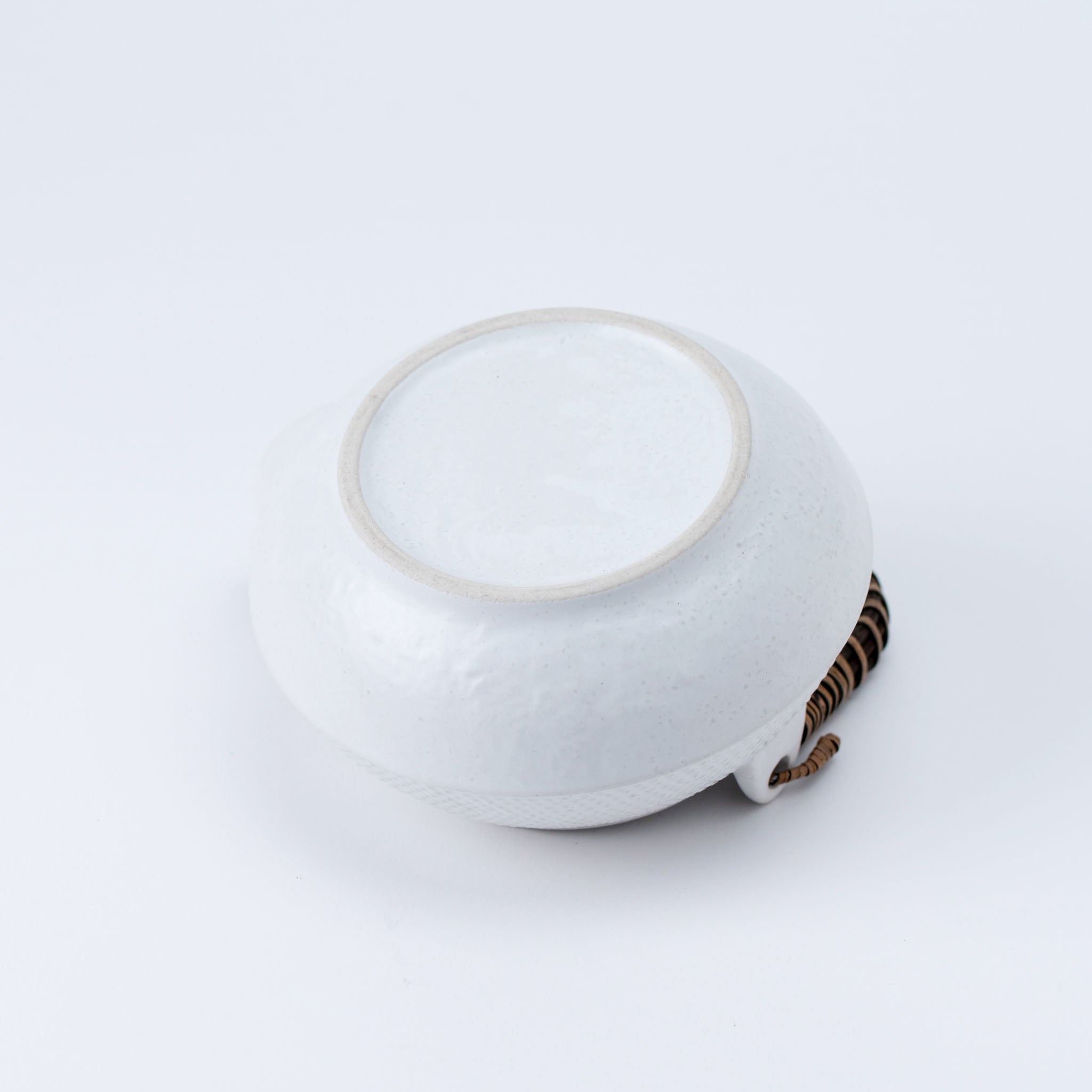 Nambu-style White Teapot (with Tea Strainer)