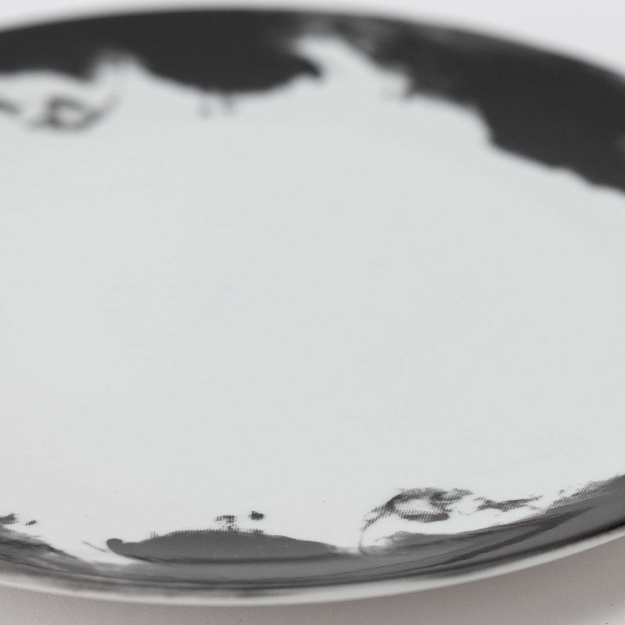 Ink Wash Wazen Round Plate