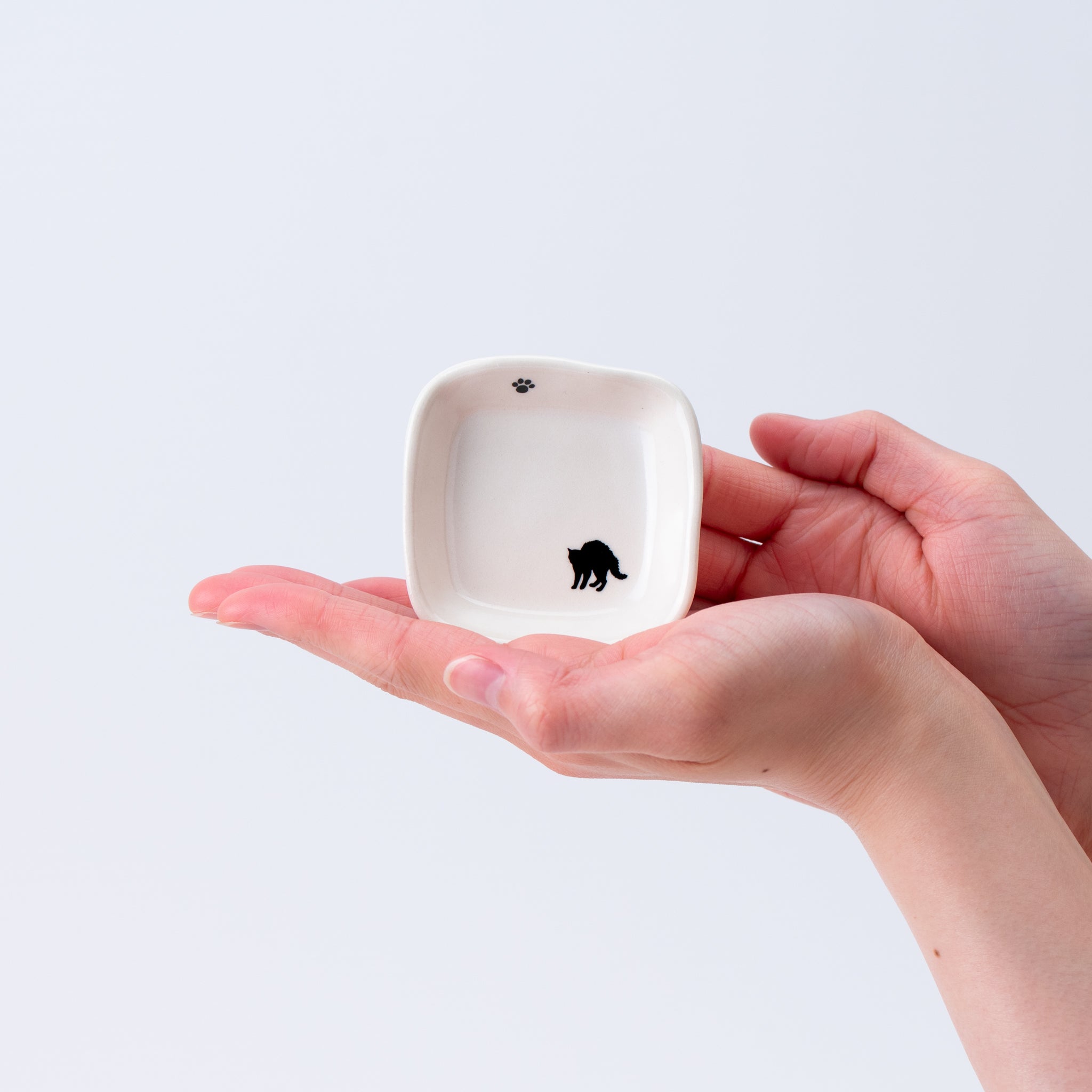 Small Plate – Black Cat & Paw Print