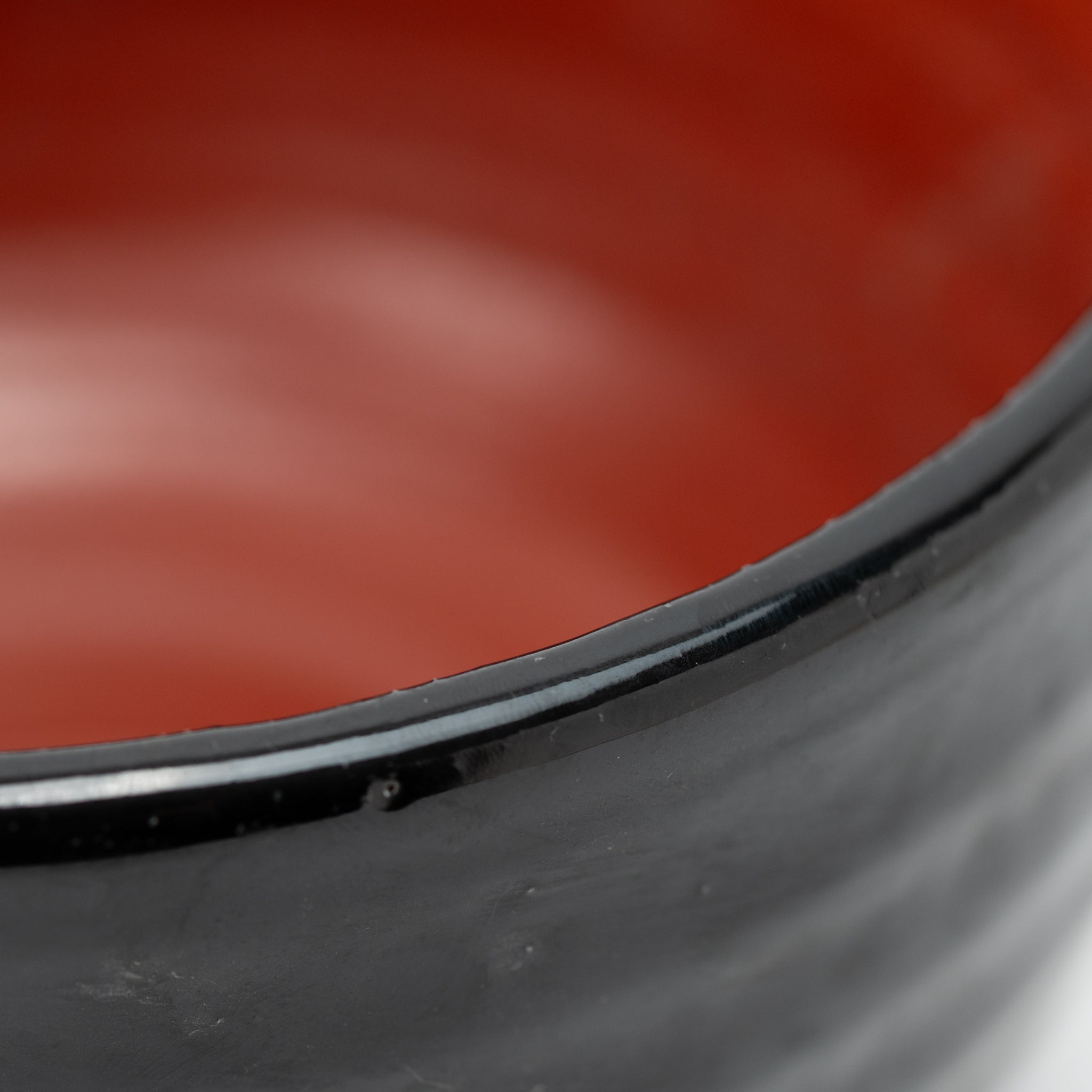 Red and Black Rounded Donburi Bowl