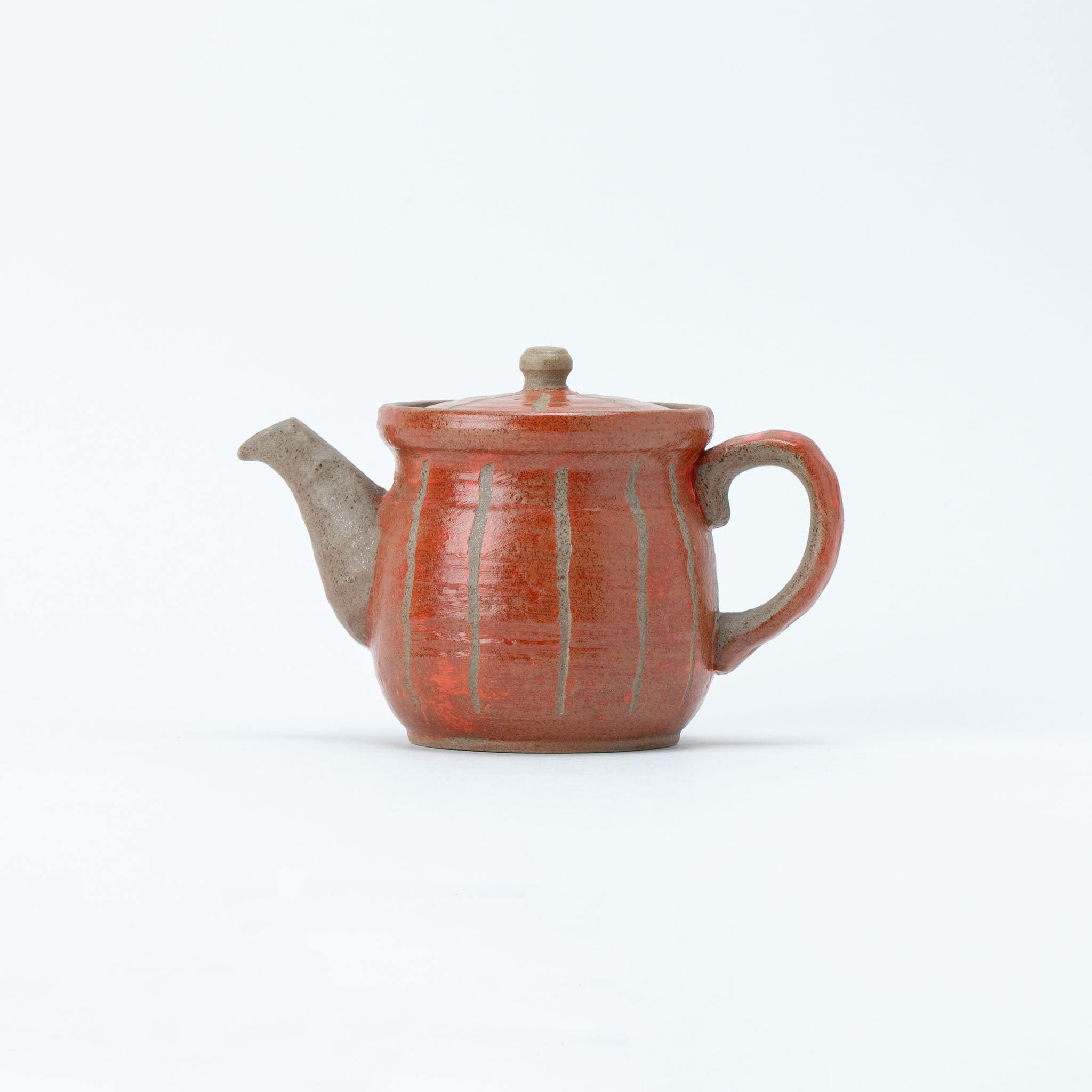 Red Tokusa Teapot (with Tea Strainer)