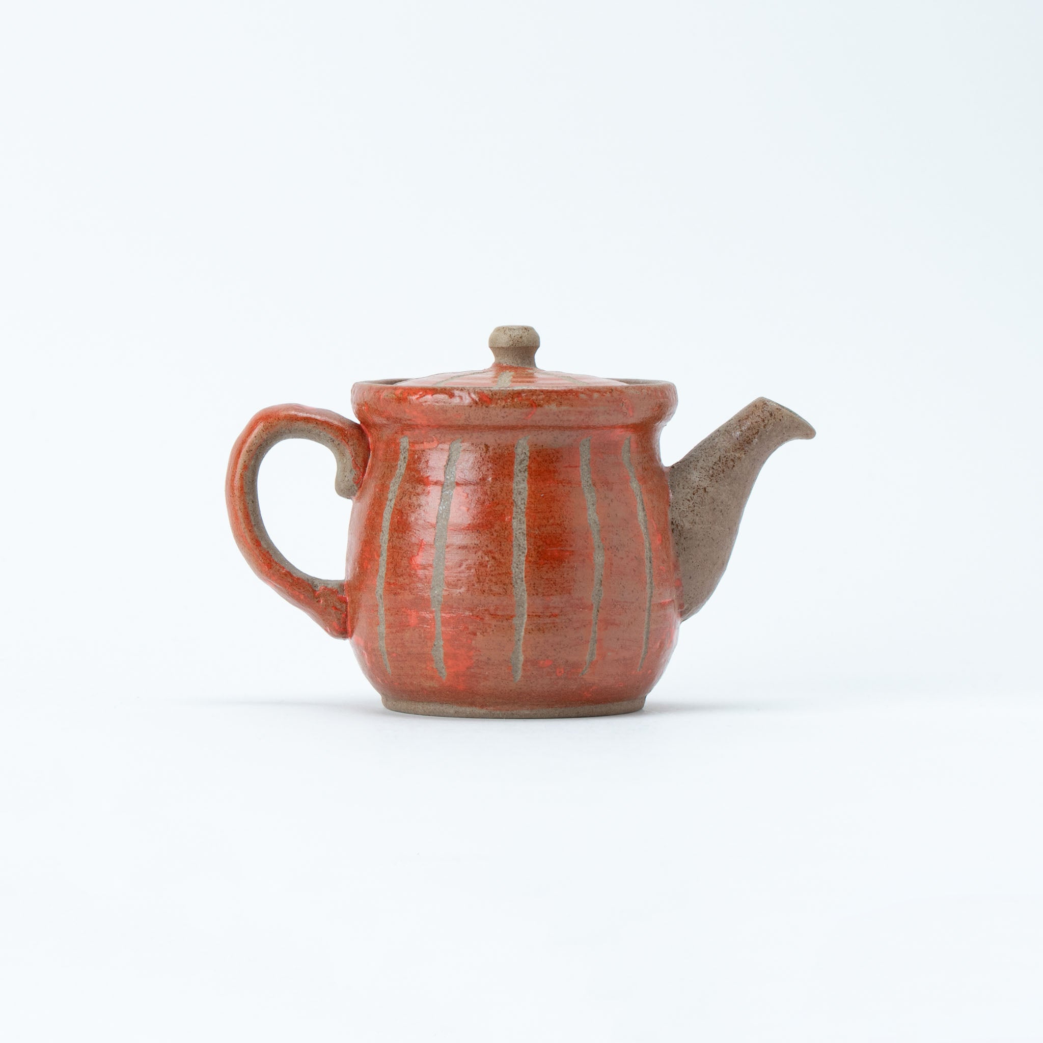 Red Tokusa Teapot (with Tea Strainer)