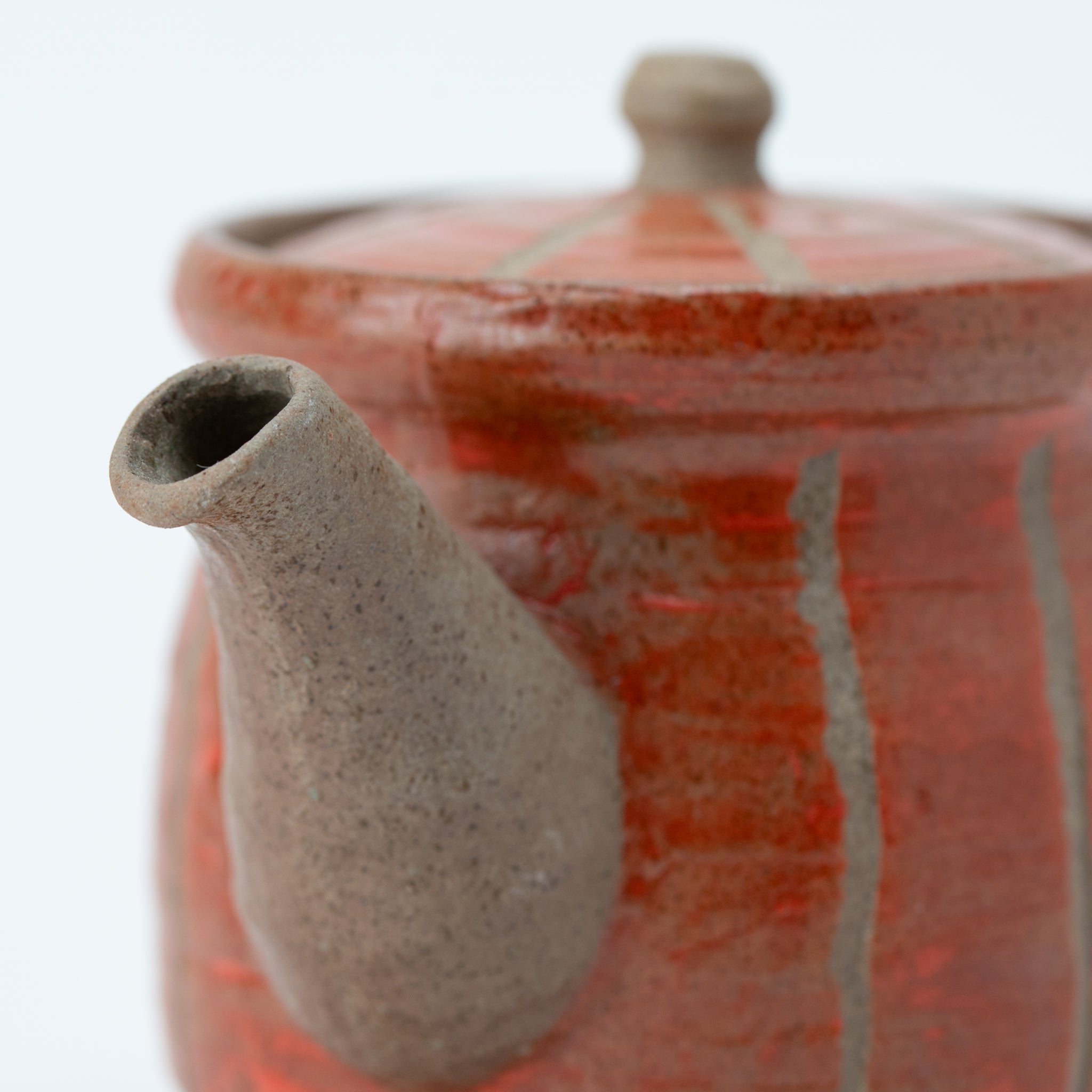 Red Tokusa Teapot (with Tea Strainer)