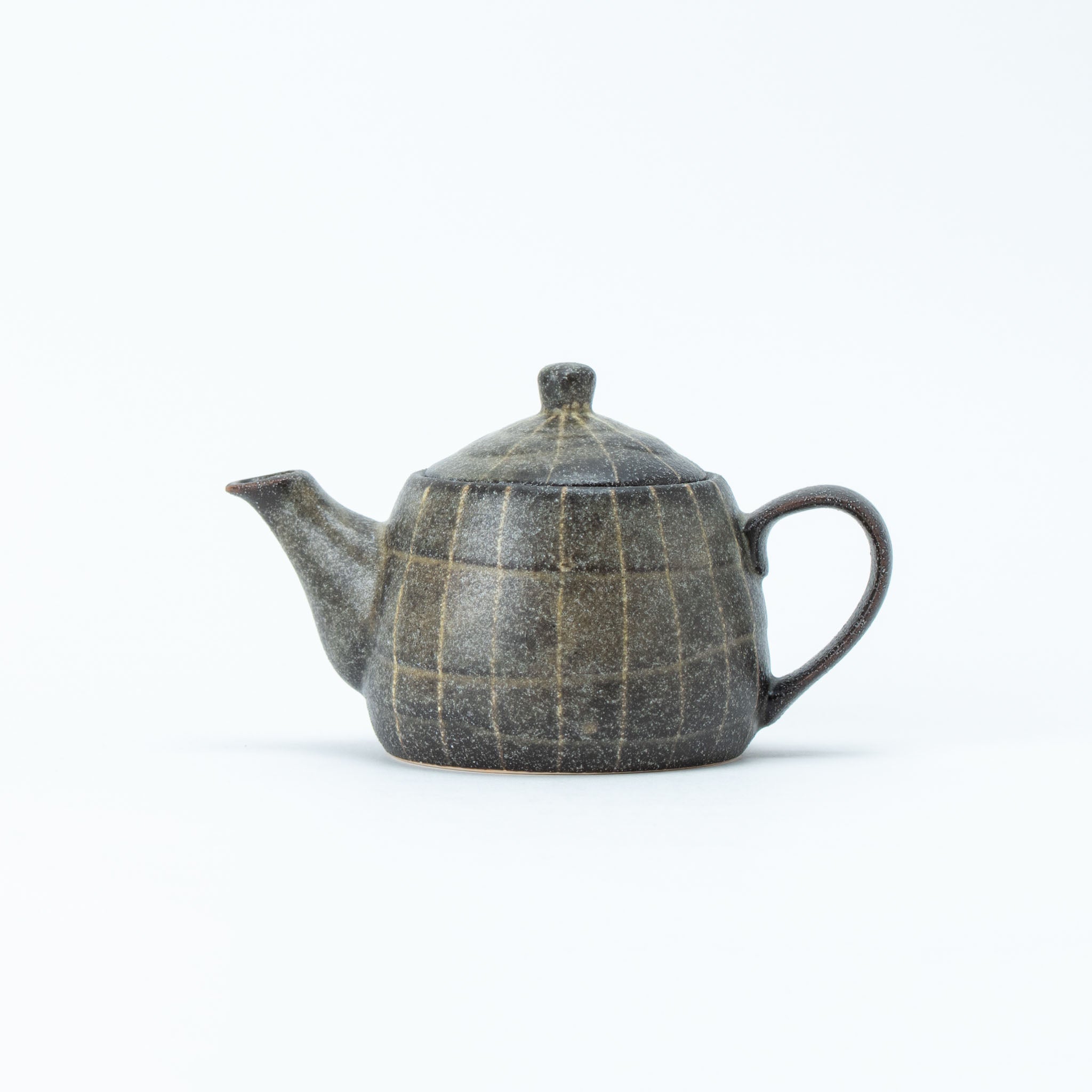 Rust-Iga Tokusa Teapot (with Tea Strainer)