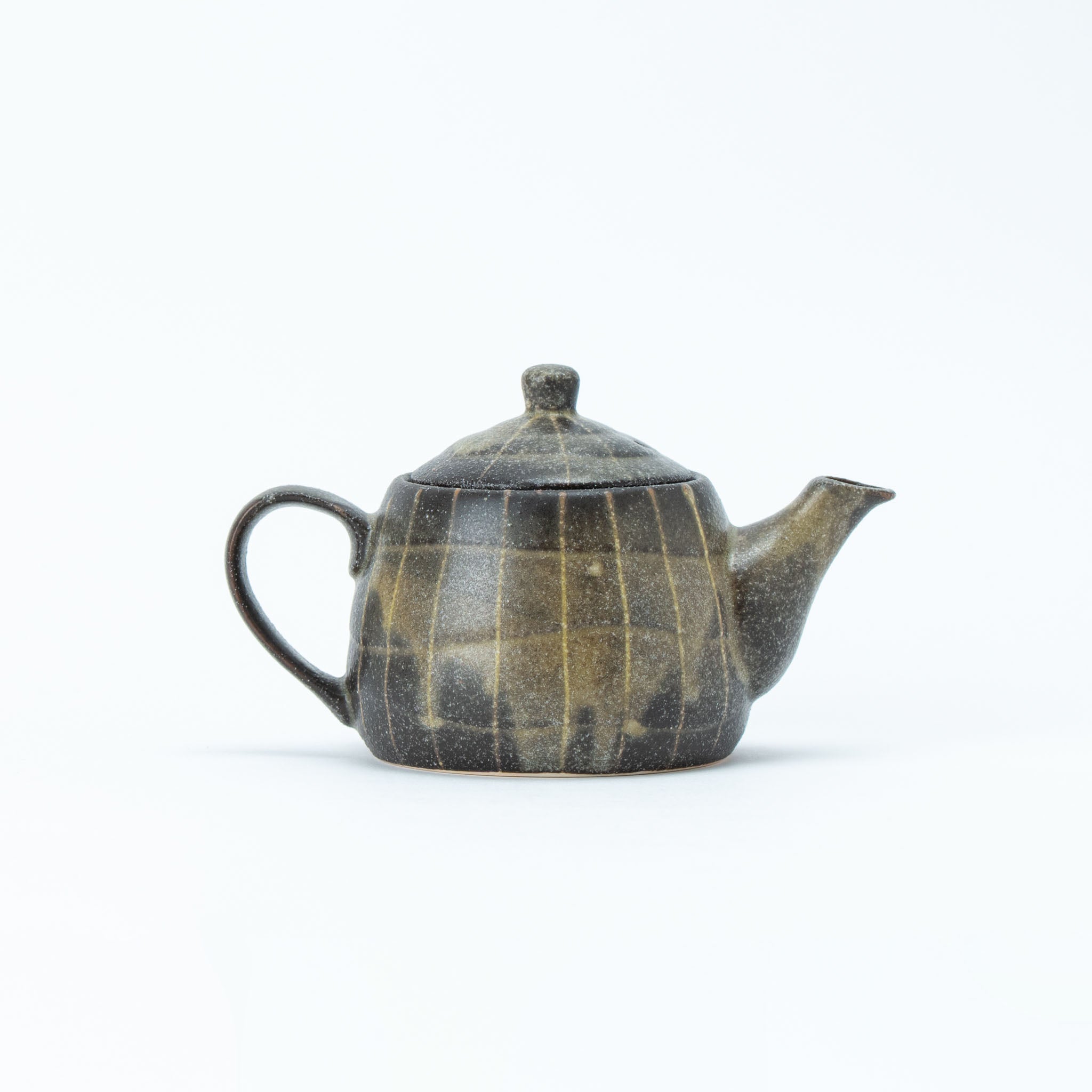 Rust-Iga Tokusa Teapot (with Tea Strainer)