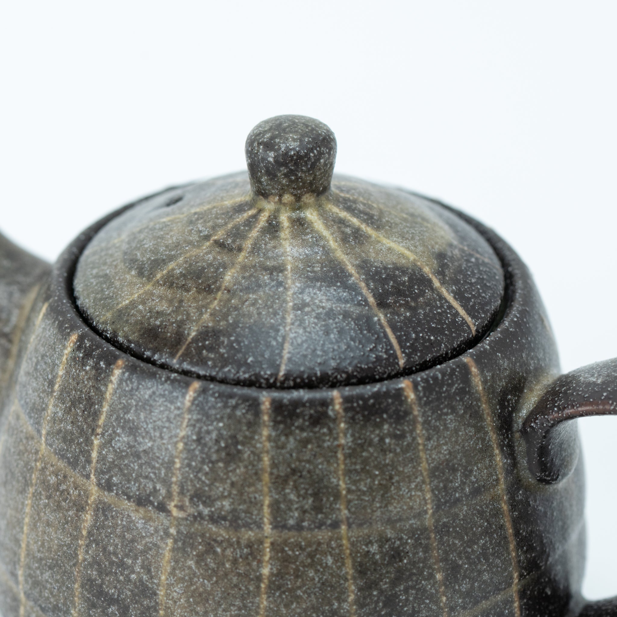 Rust-Iga Tokusa Teapot (with Tea Strainer)