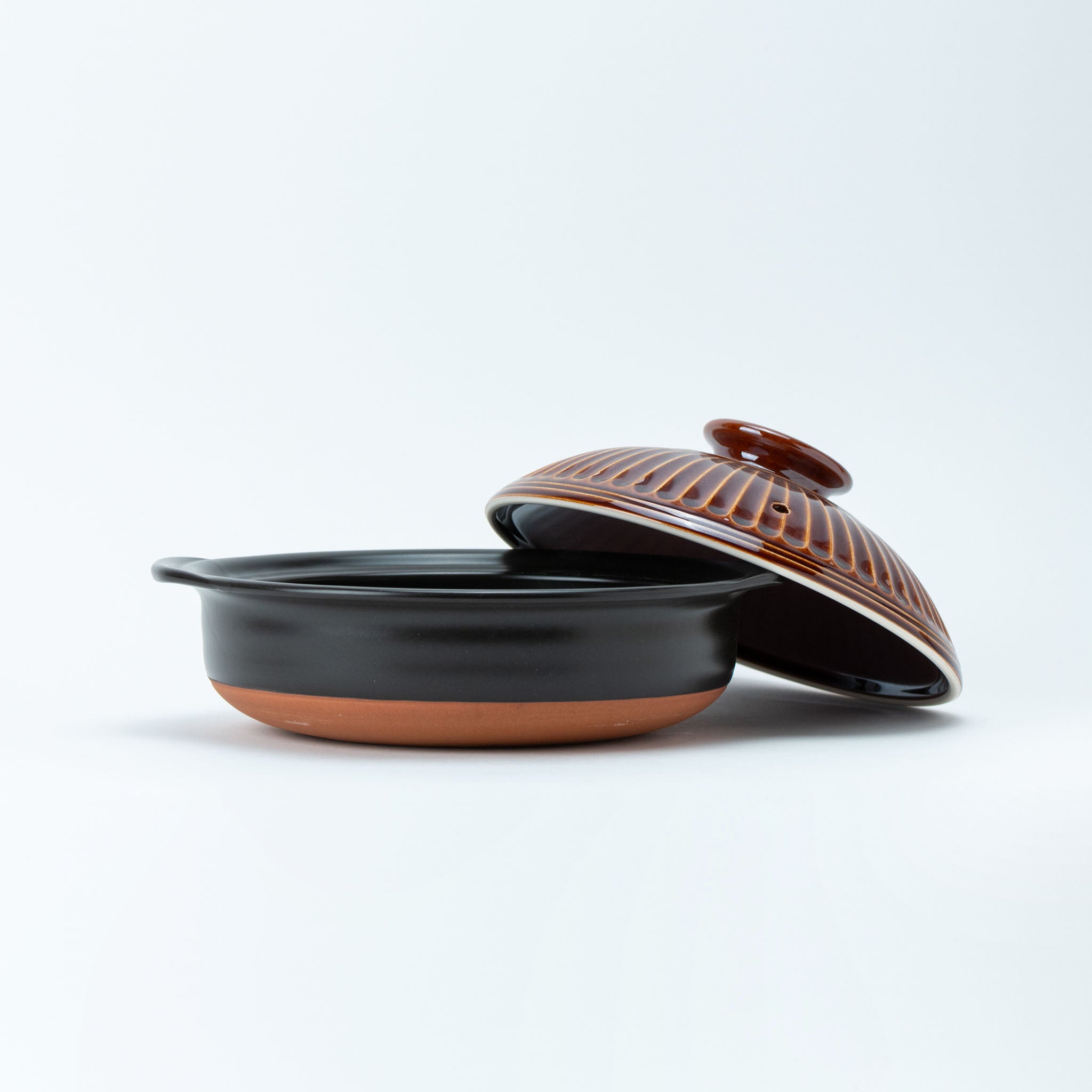 Kikuka Ame Nabe Pot (Size 8)