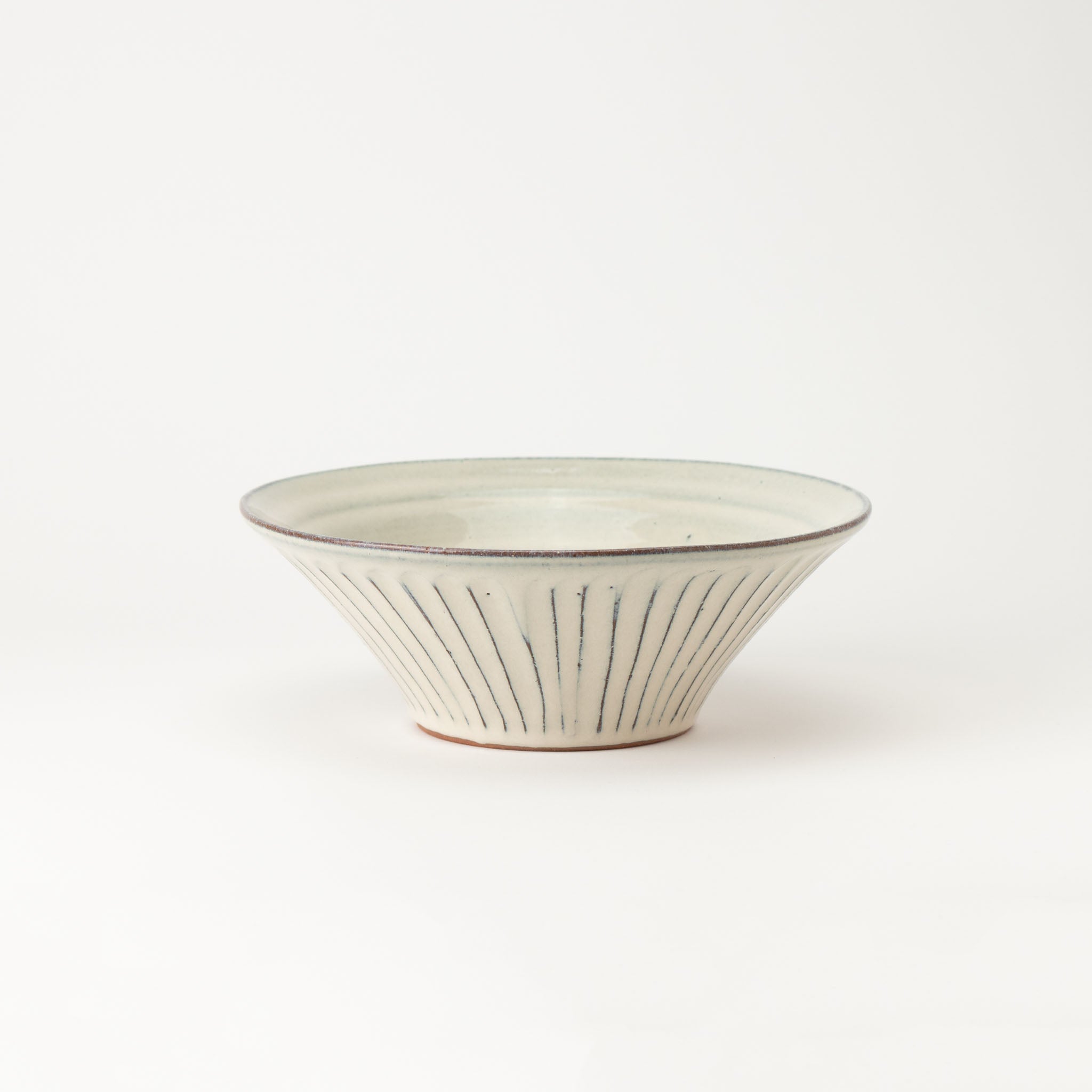 White Glaze Carving Curved Donburi Bowl
