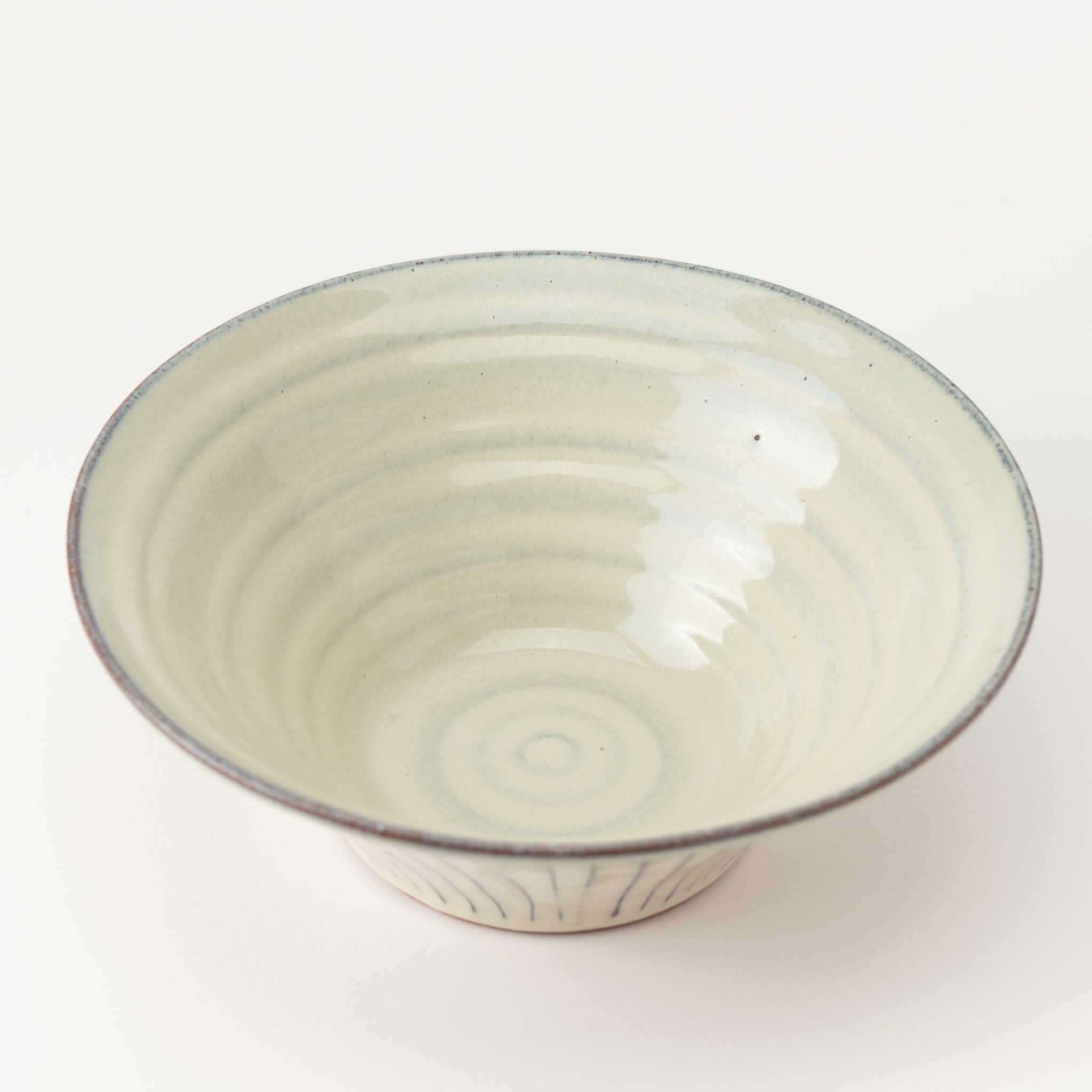 White Glaze Carving Curved Donburi Bowl