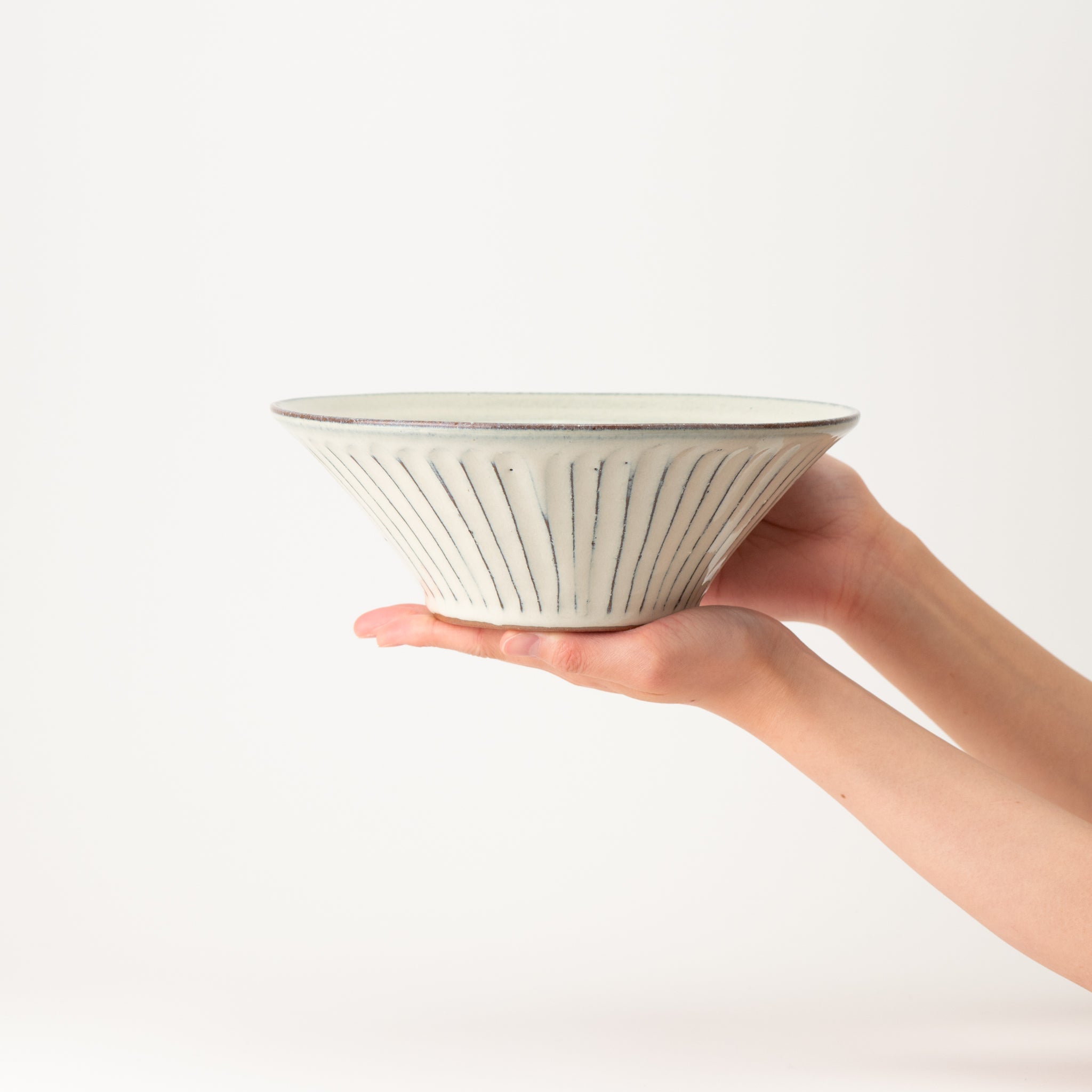 White Glaze Carving Curved Donburi Bowl