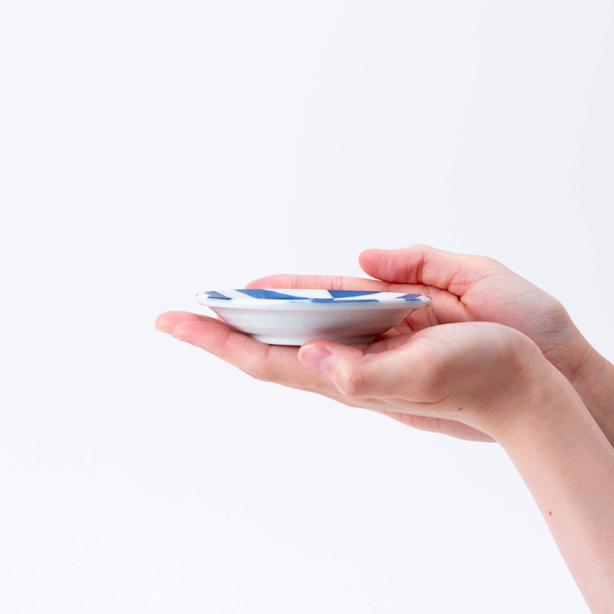 Blue Yagasuri Arrowhead Small Plate