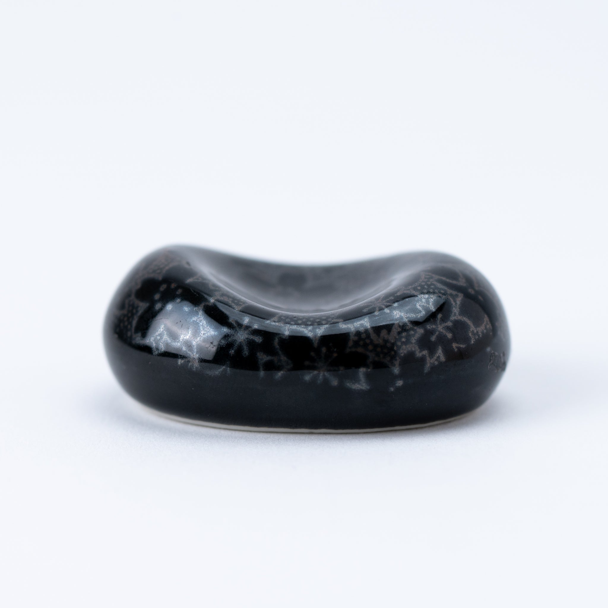 Silver Sakura Pattern Black Oval Chopstick Rest