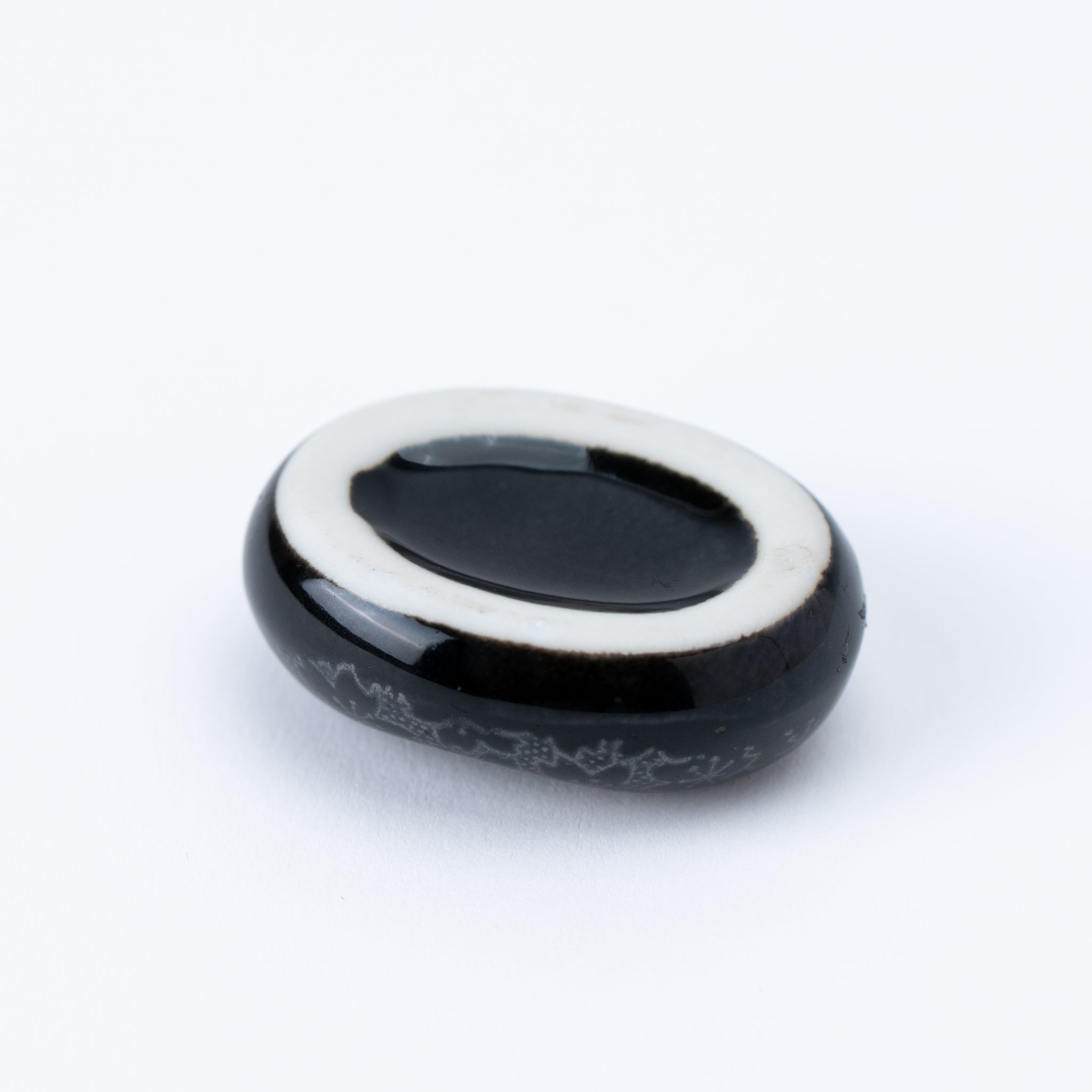 Silver Sakura Pattern Black Oval Chopstick Rest