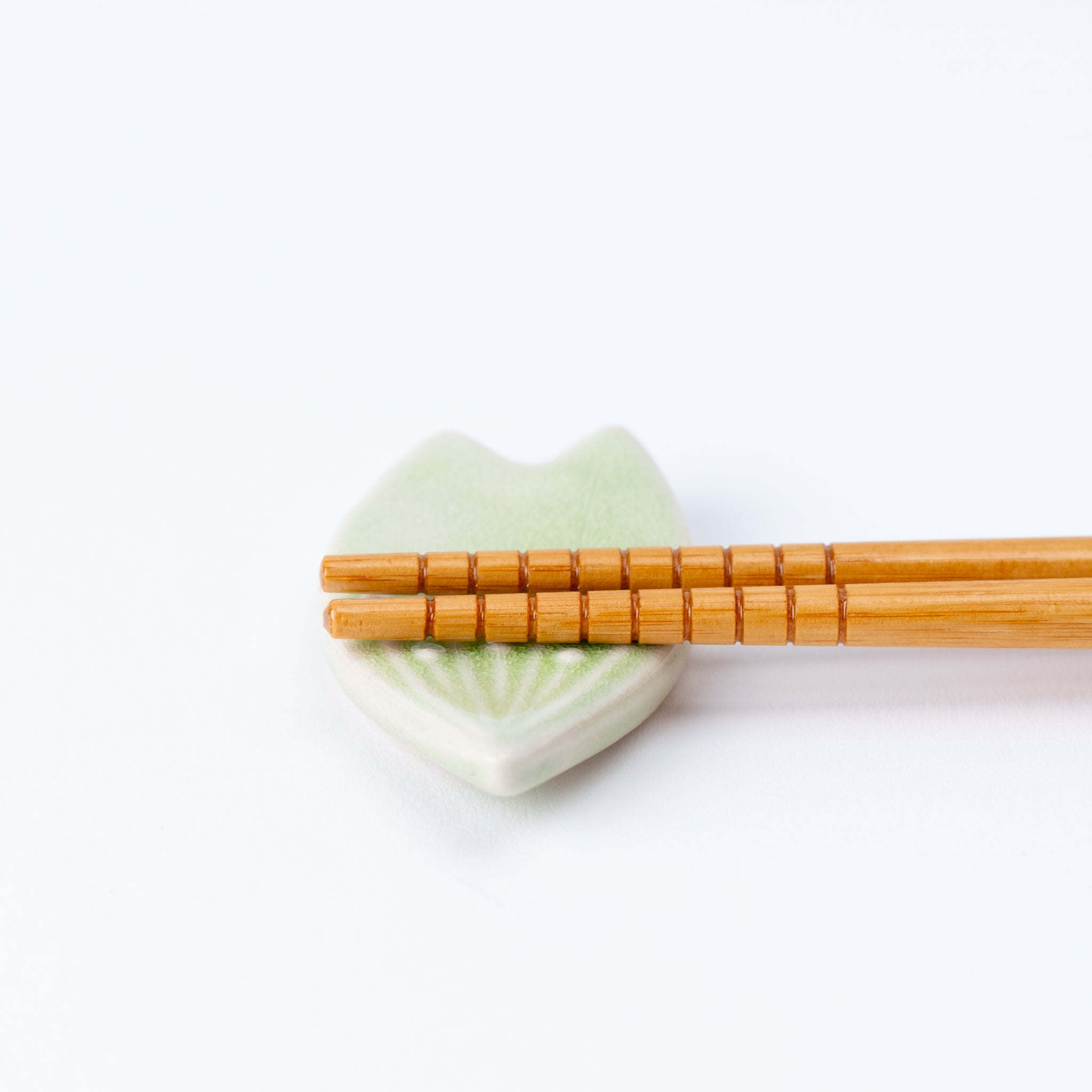 Light Green Petal Chopstick Rest