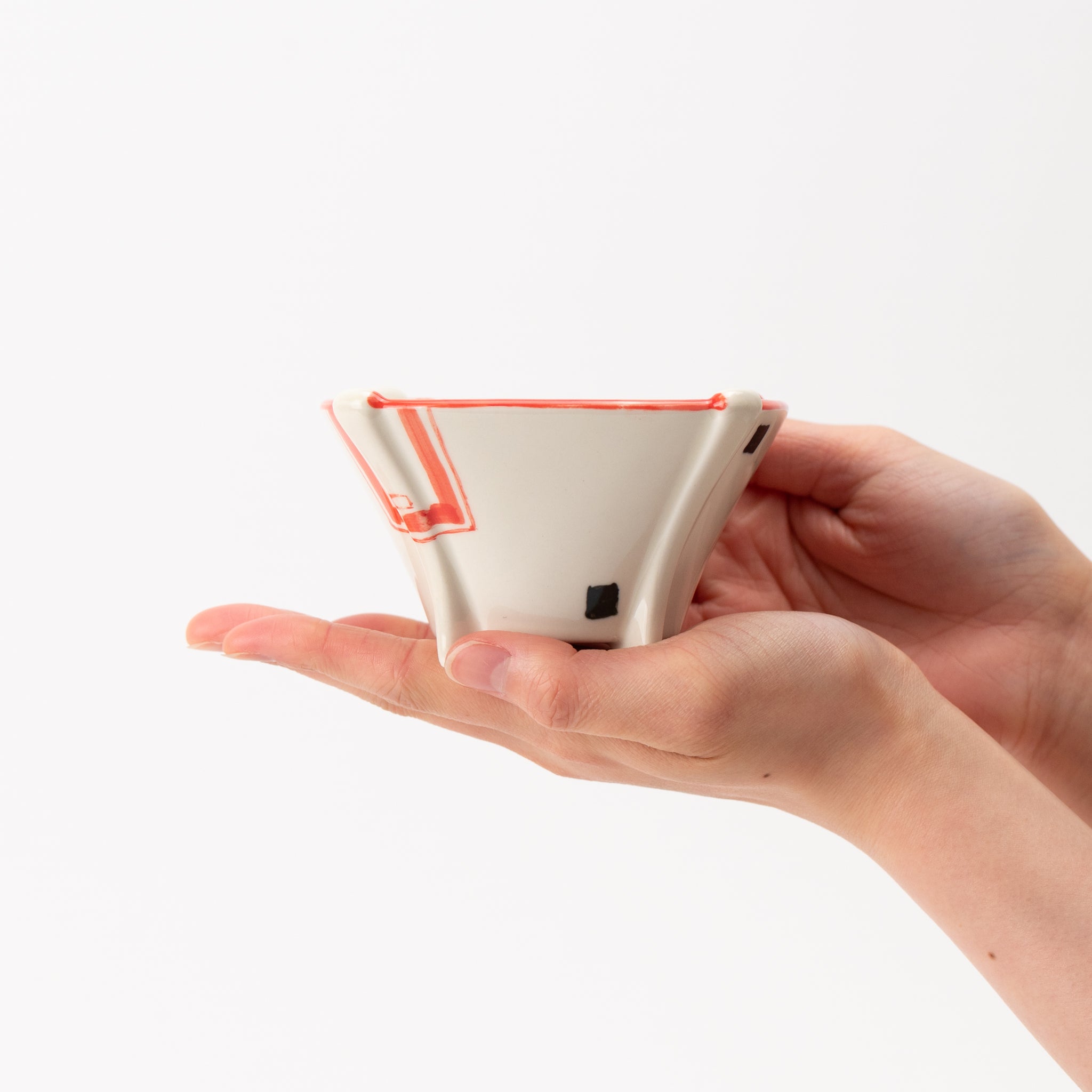 Geometric Pattern Four-Legged Small Bowl