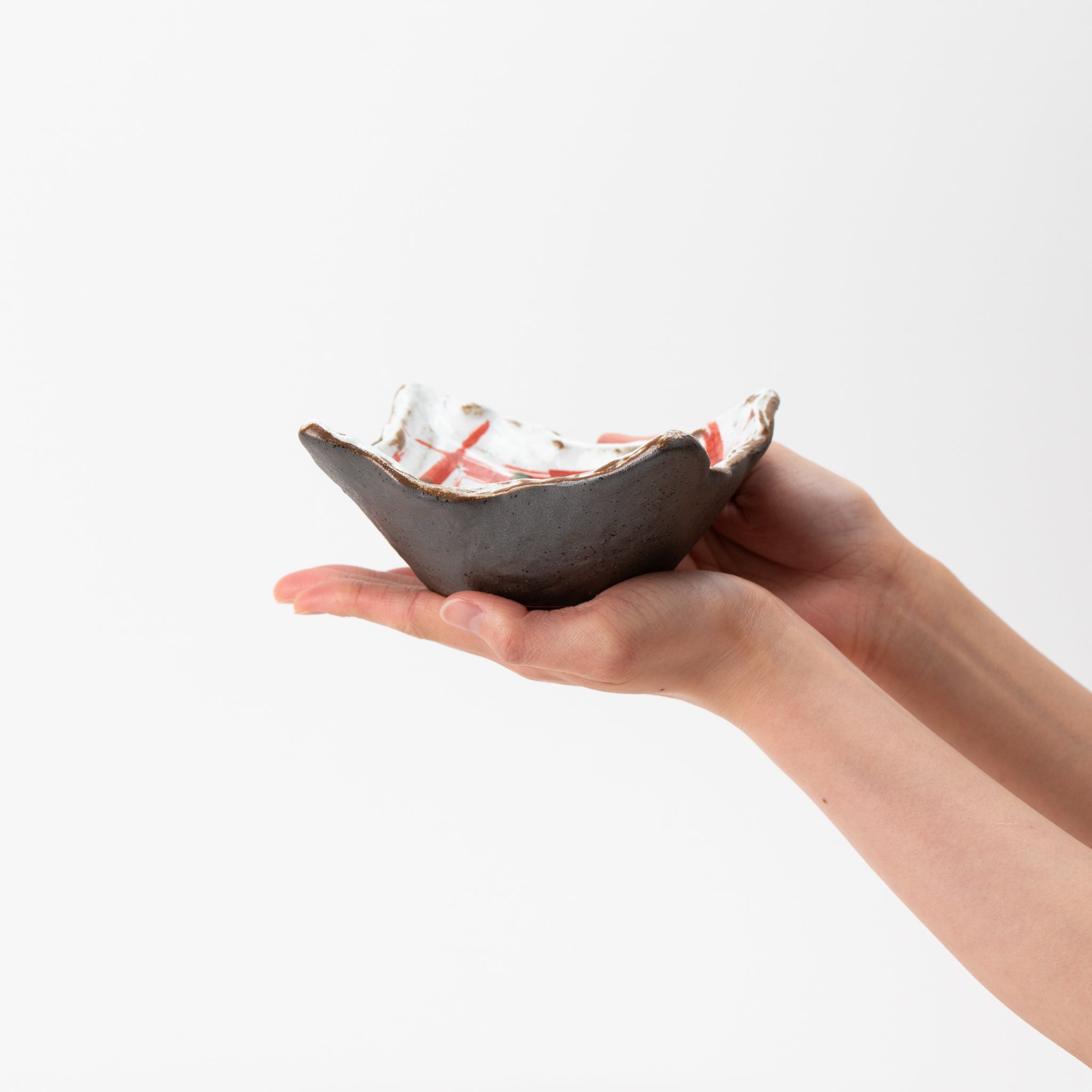 Dyed Red Brush Kohiki Nanban Square Bowl