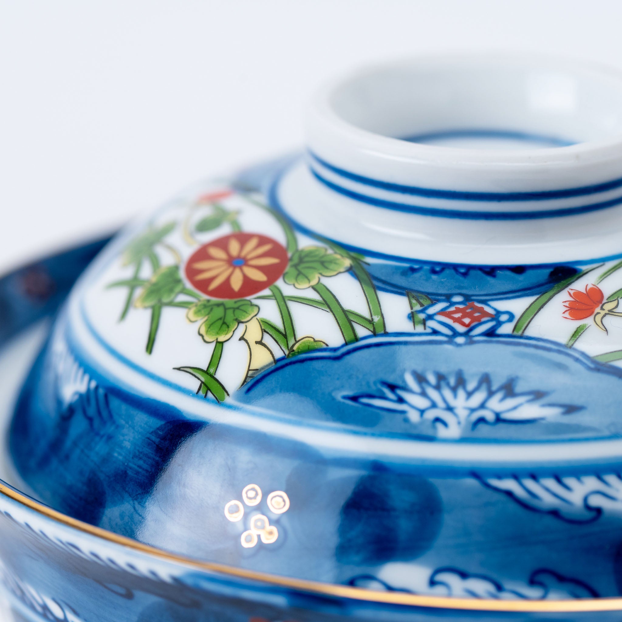 Lidded Bowl with Cranes and Floral Motif