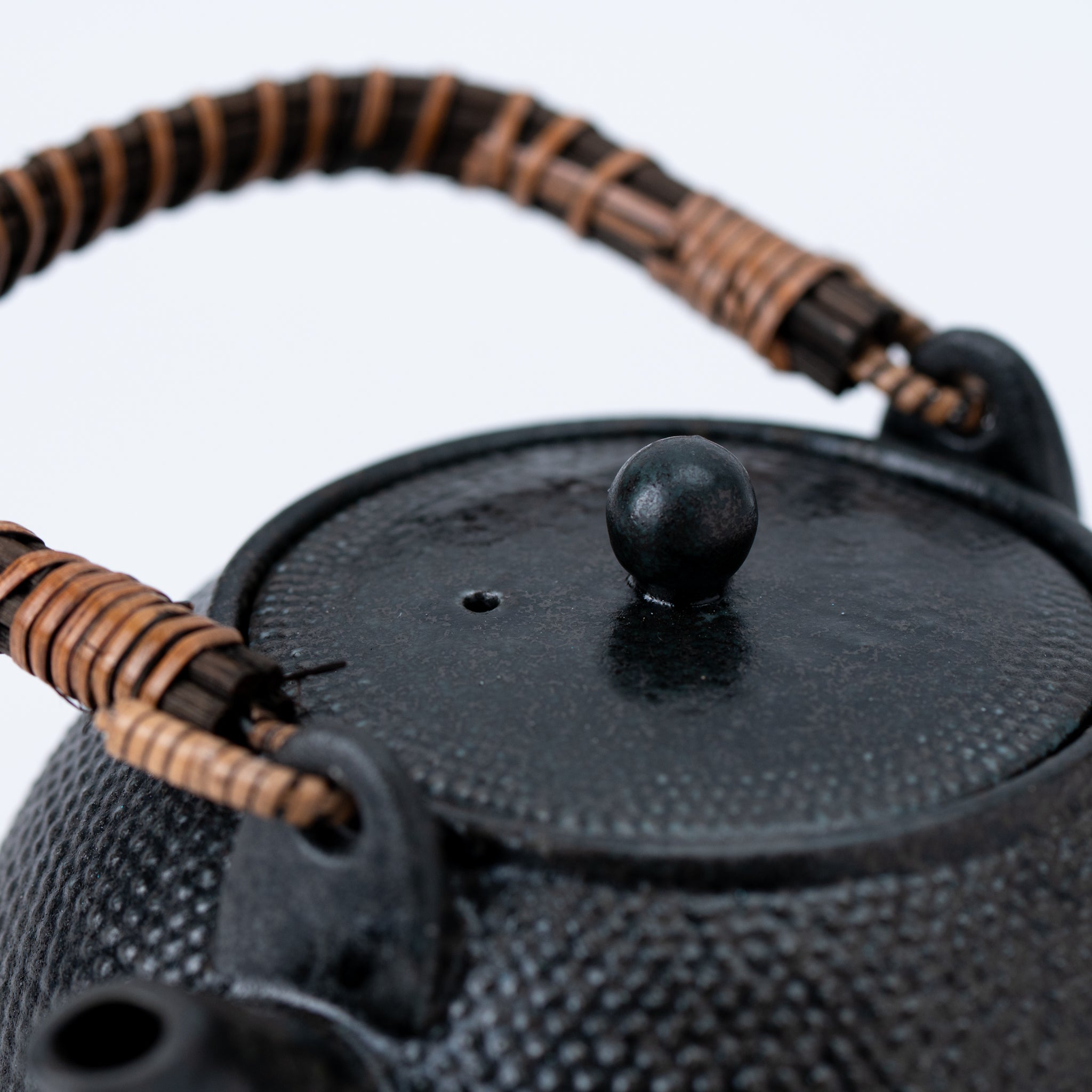 Nambu-style Black Teapot (with Tea Strainer)