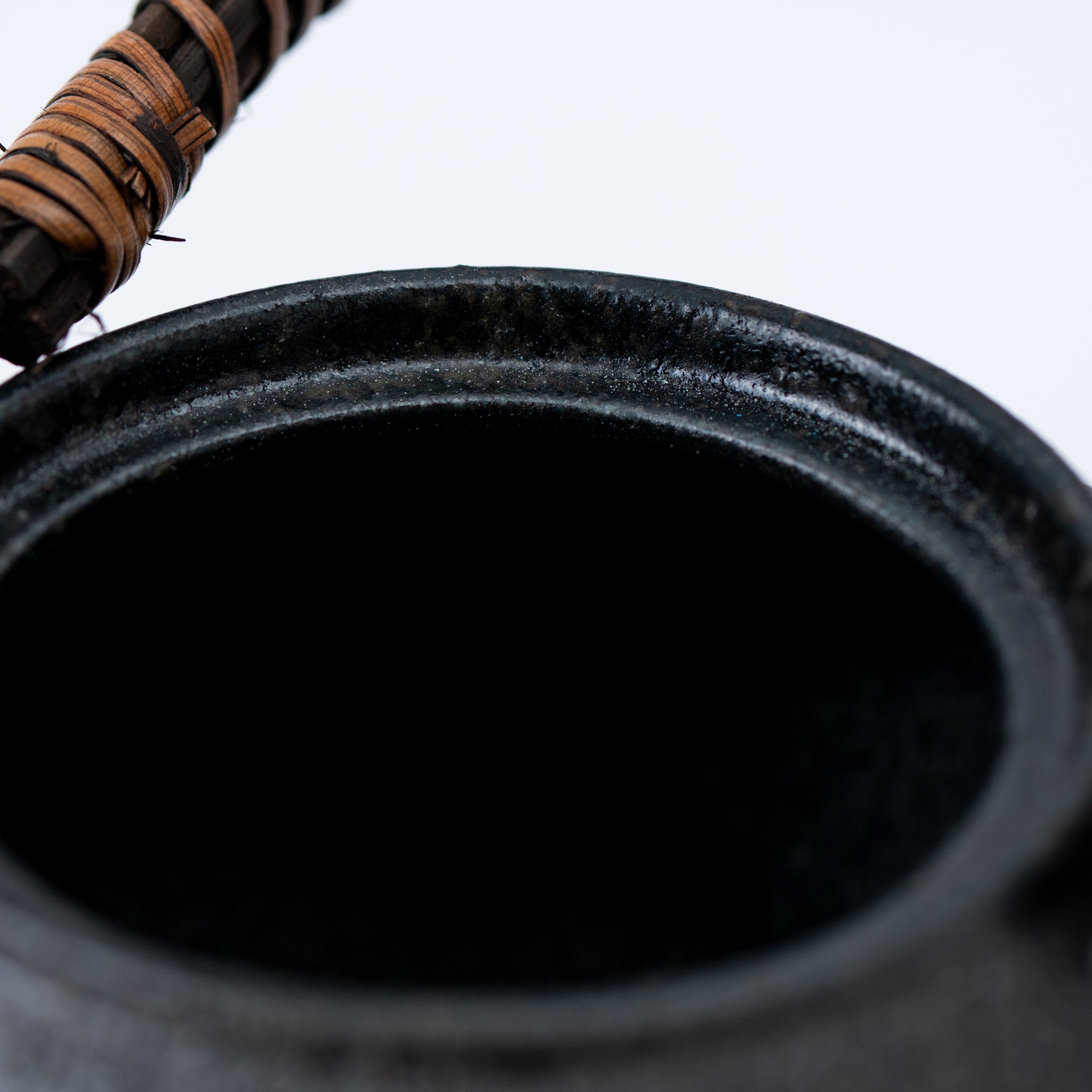 Nambu-style Black Teapot (with Tea Strainer)