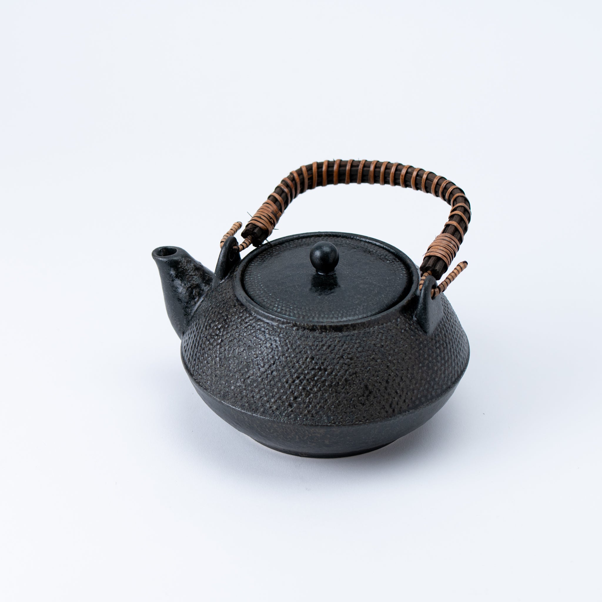 Nambu-style Black Teapot (with Tea Strainer)