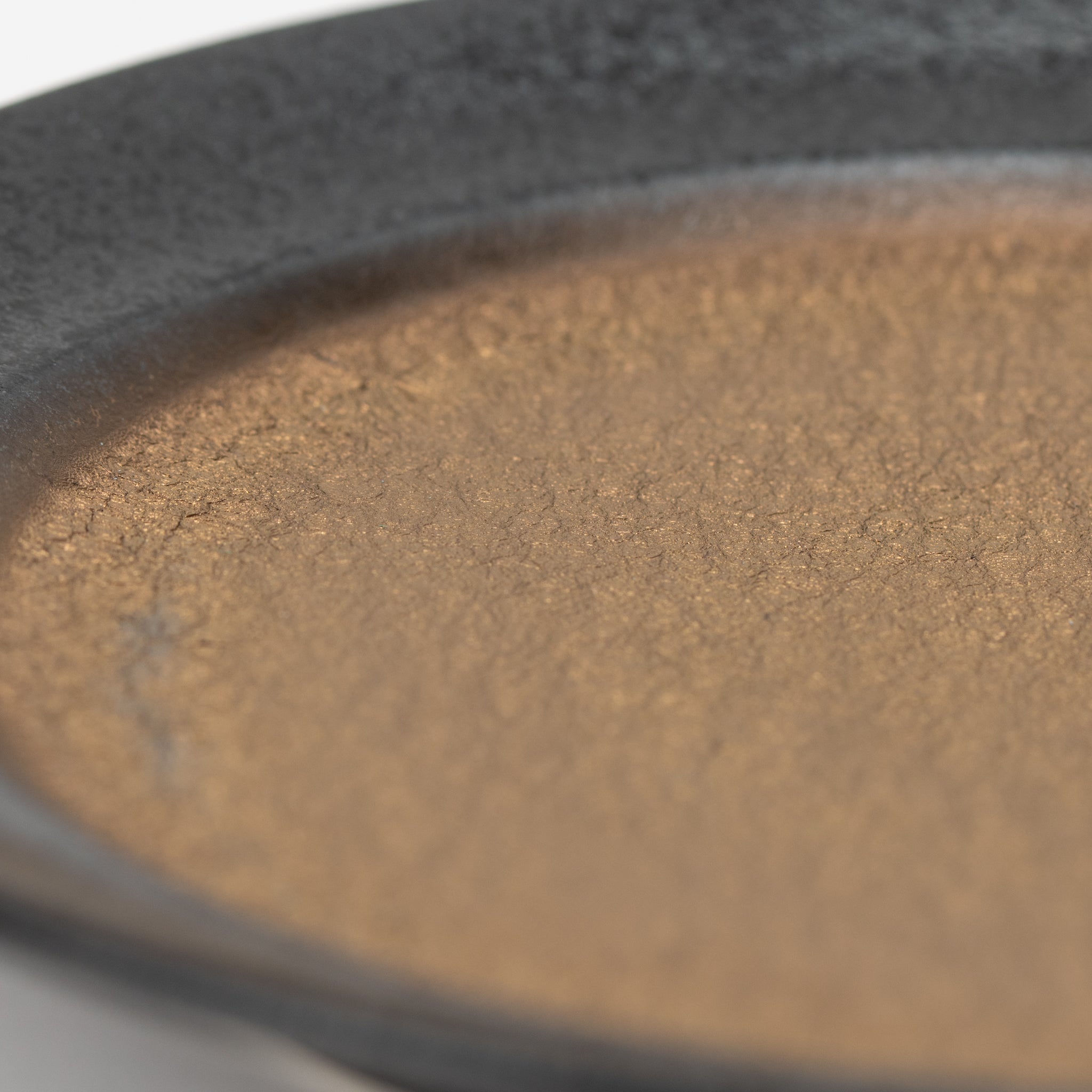 Gold-decorated Rim plate