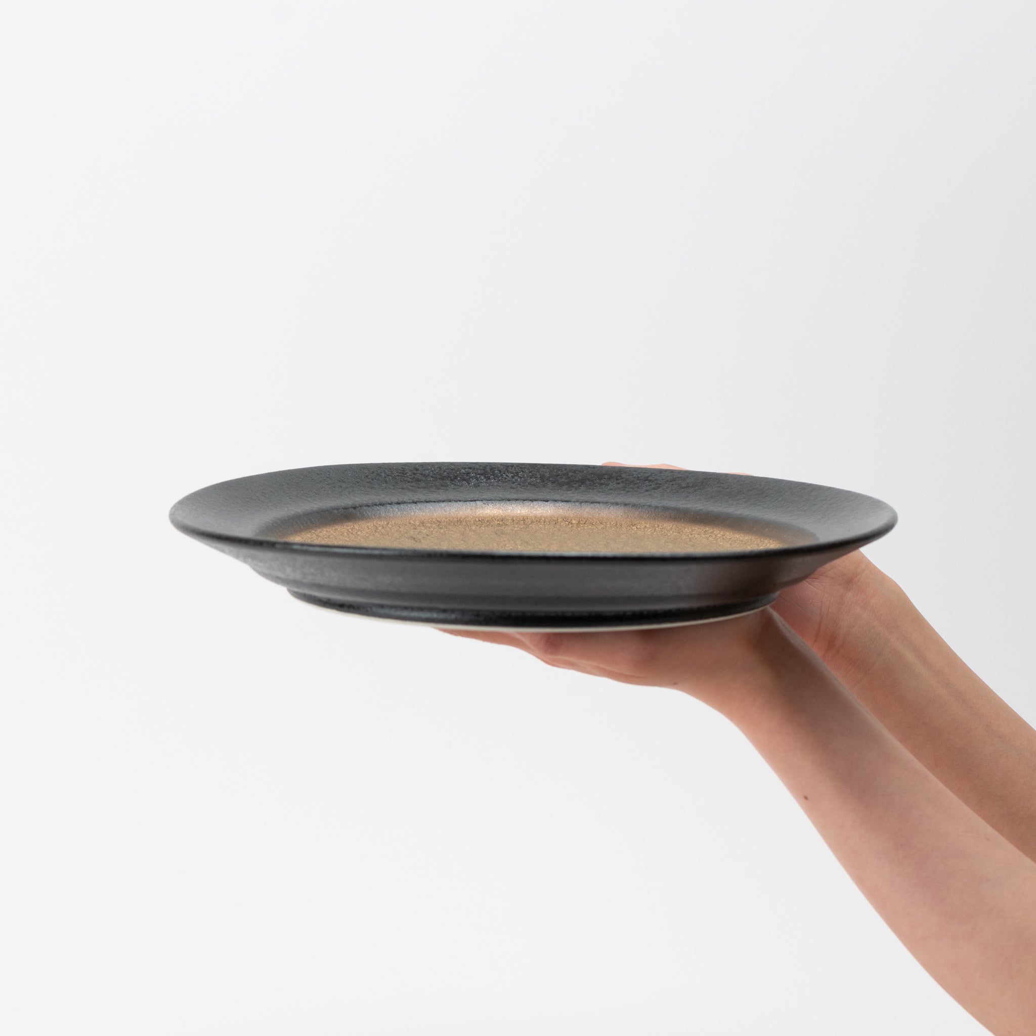 Gold-decorated Rim plate