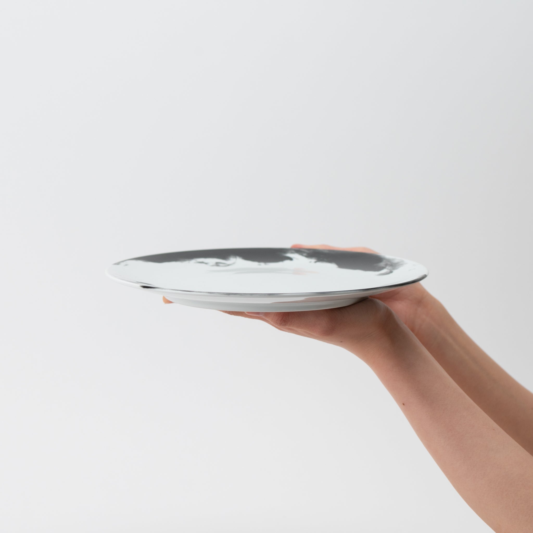 Ink Wash Wazen Round Plate