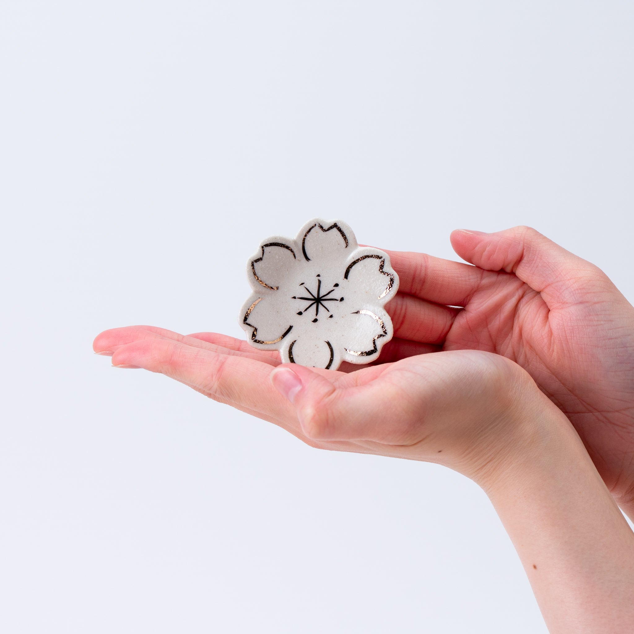 Small Plate – White Gold Sakura