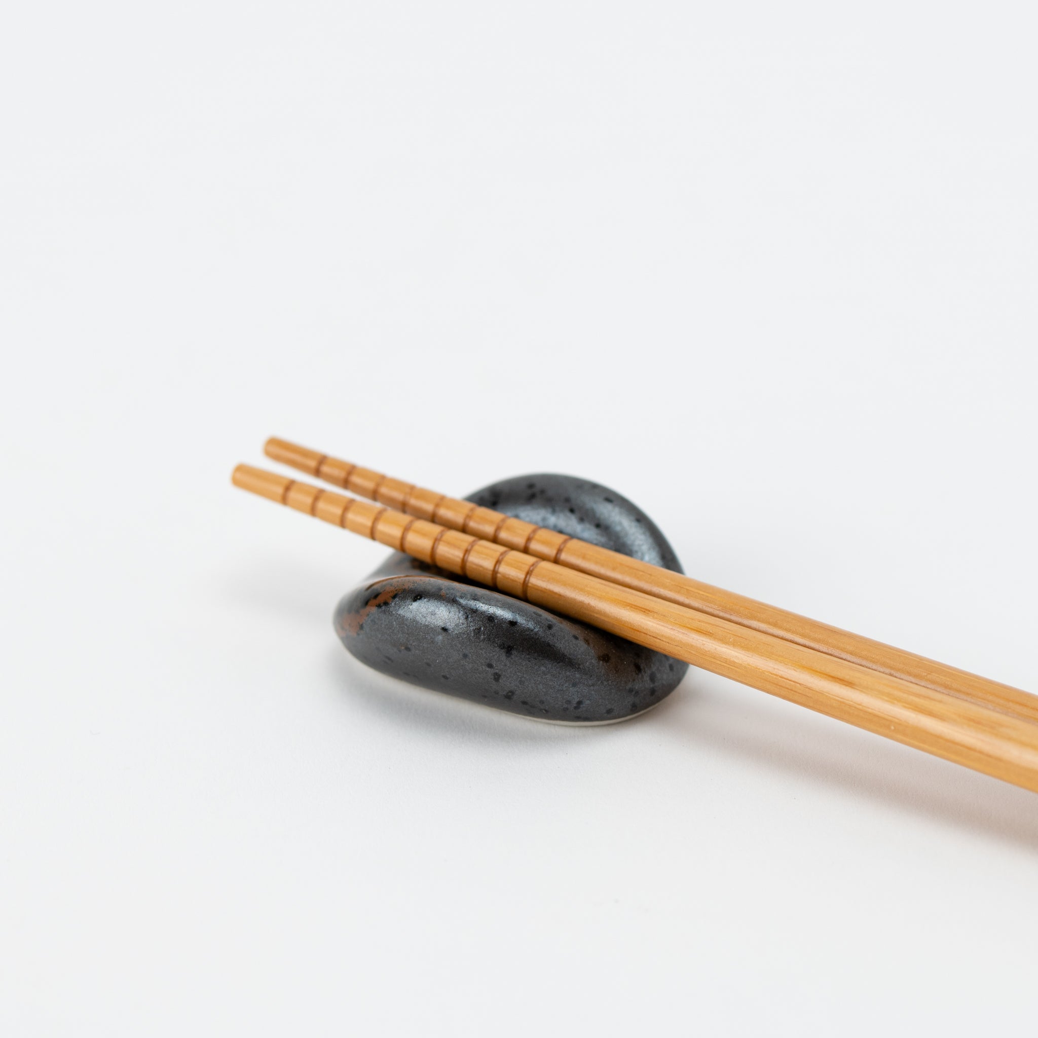 Dark Crystal Oribe Chopstick Rest
