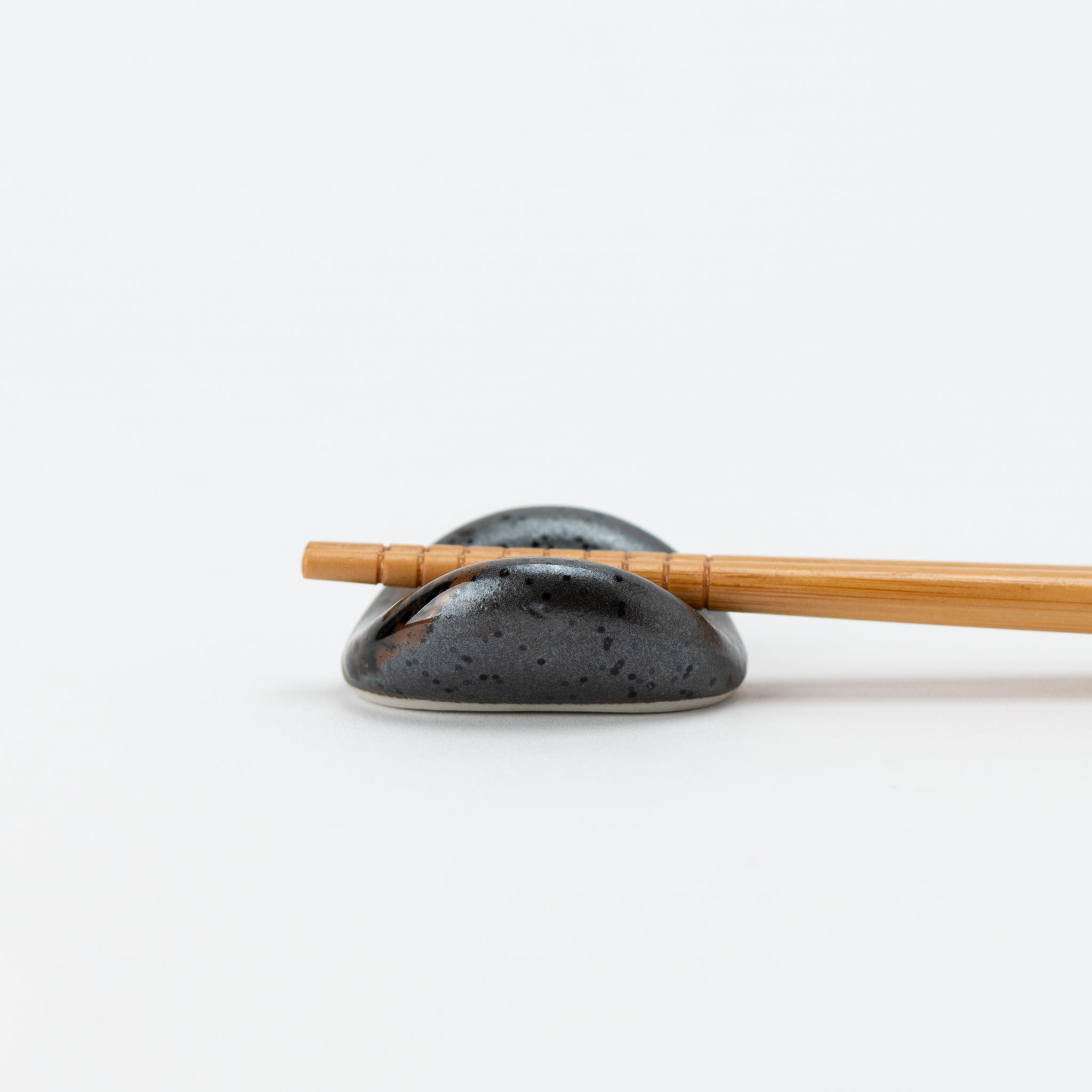 Dark Crystal Oribe Chopstick Rest