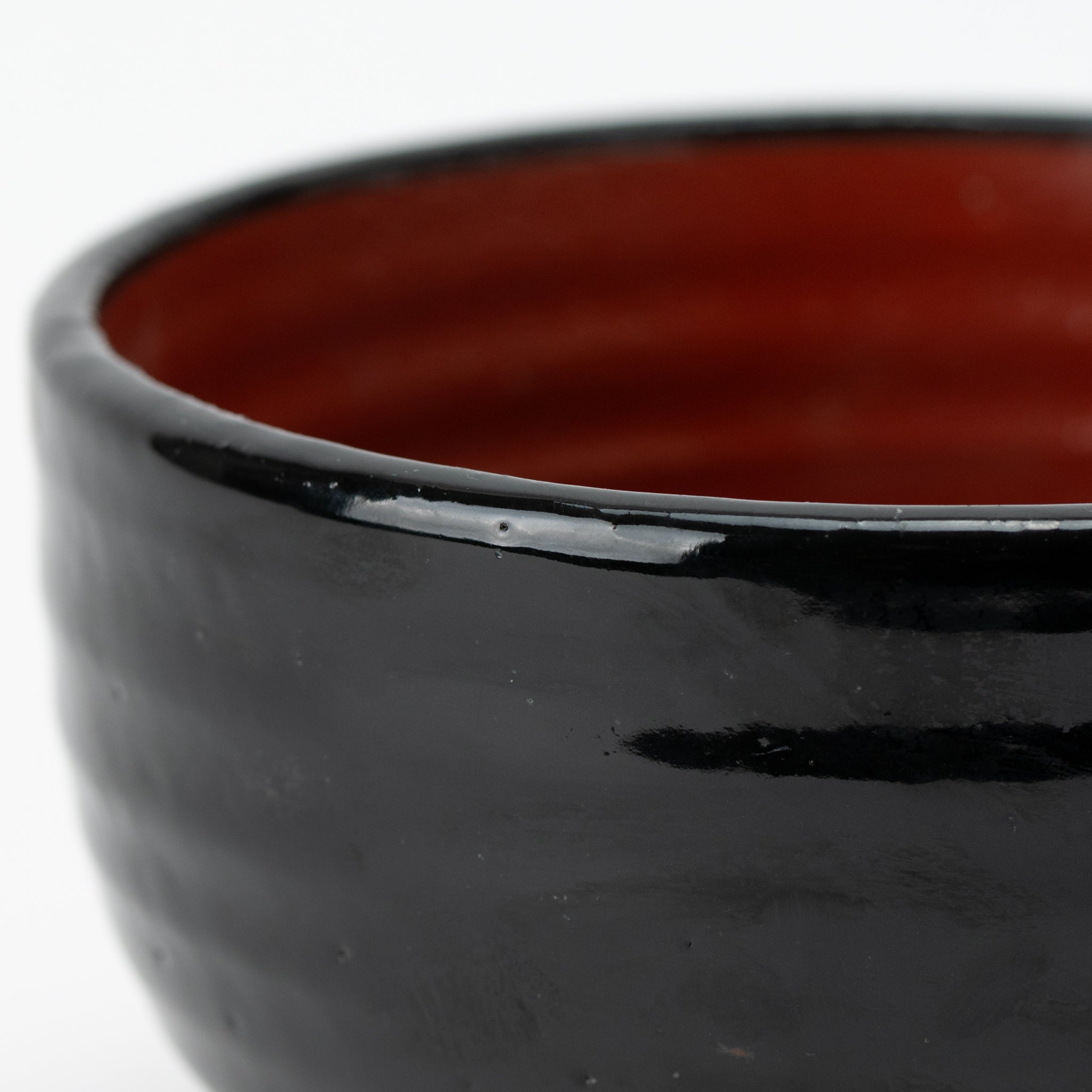 Red and Black Rounded Donburi Bowl