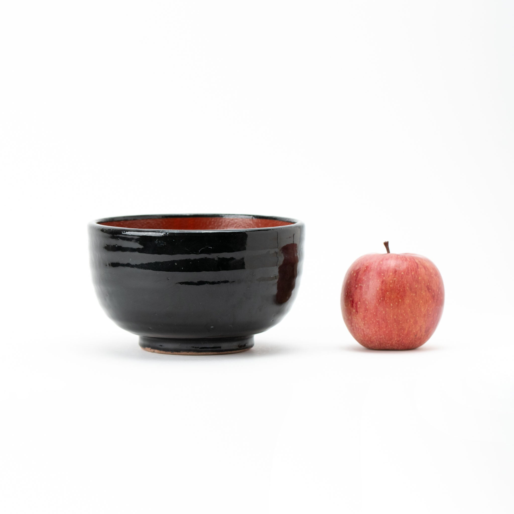 Red and Black Rounded Donburi Bowl