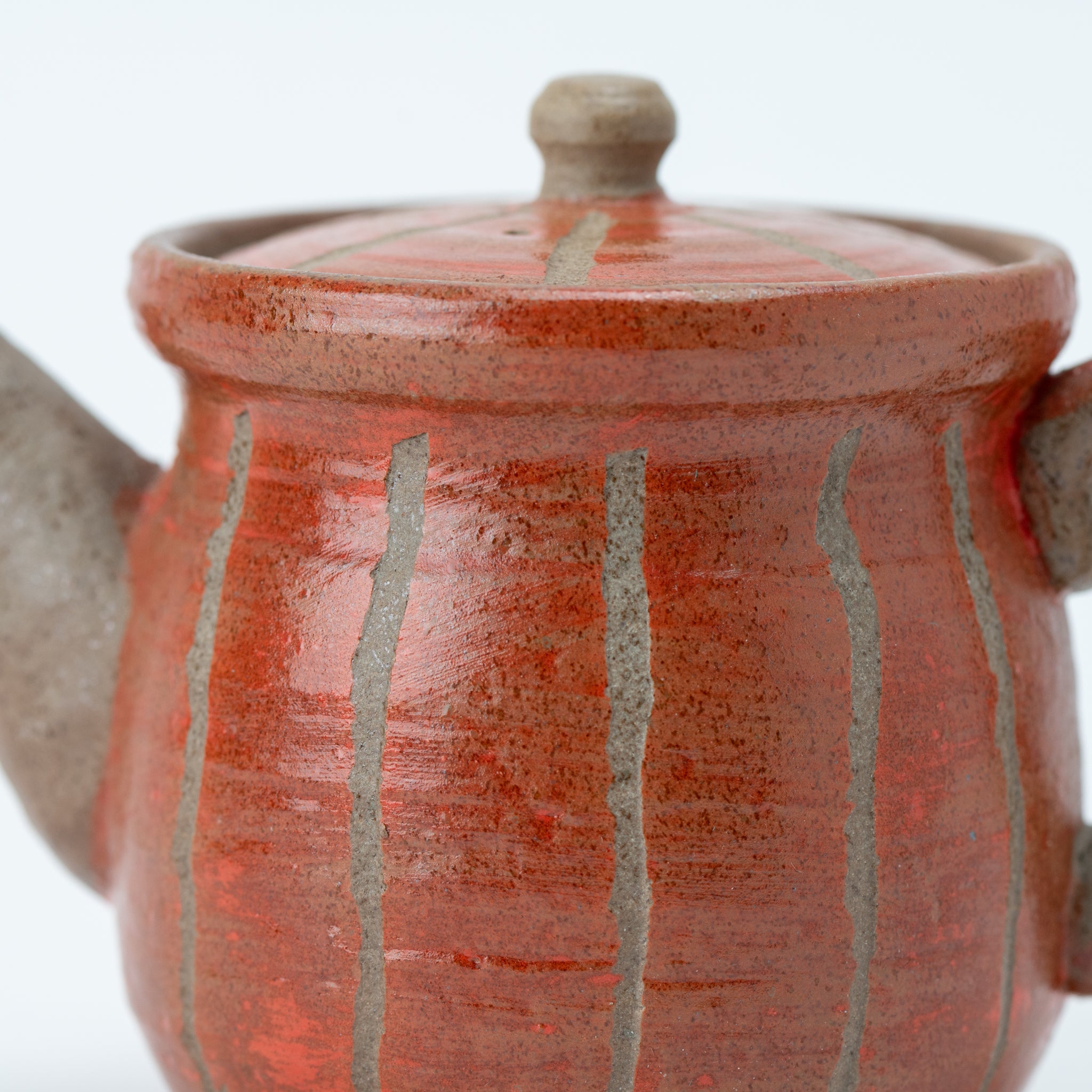 Red Tokusa Teapot (with Tea Strainer)