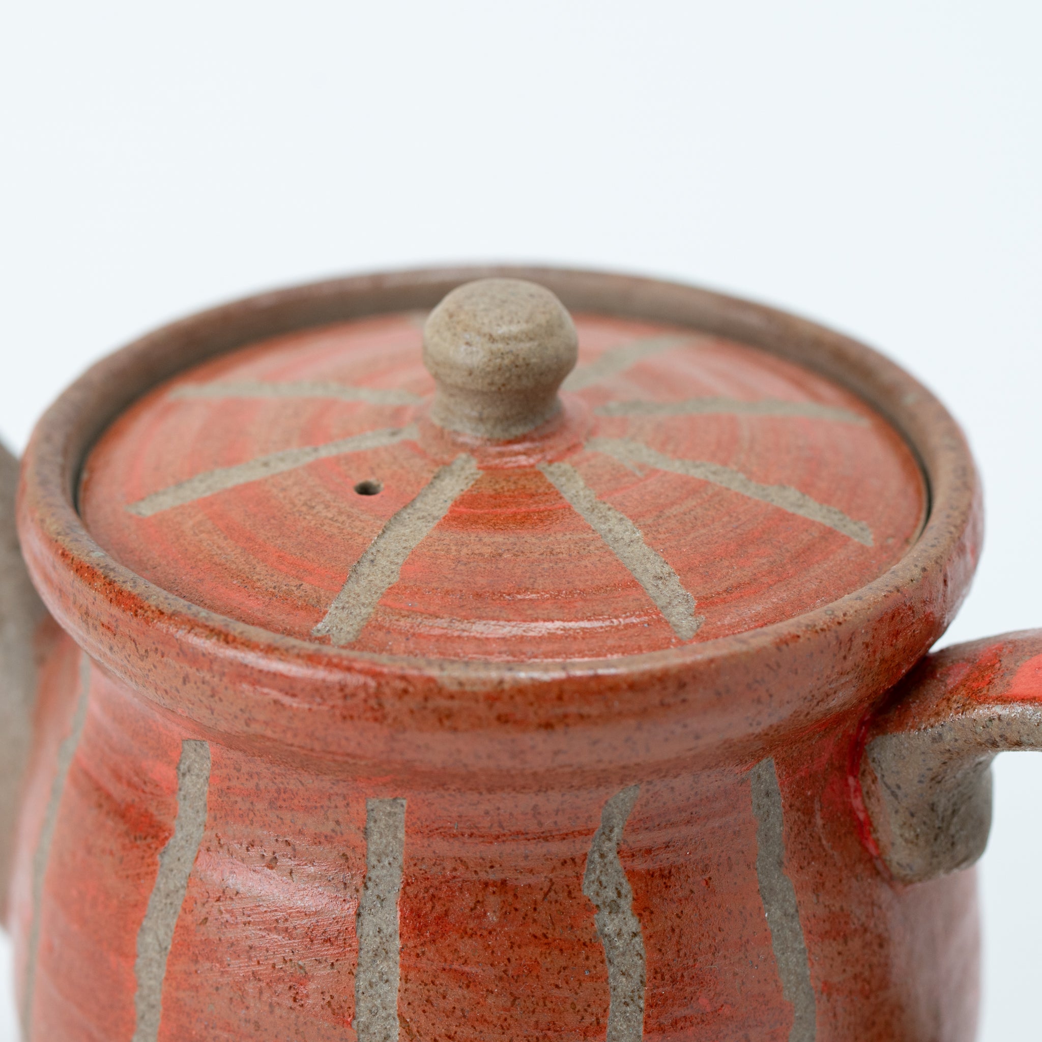 Red Tokusa Teapot (with Tea Strainer)