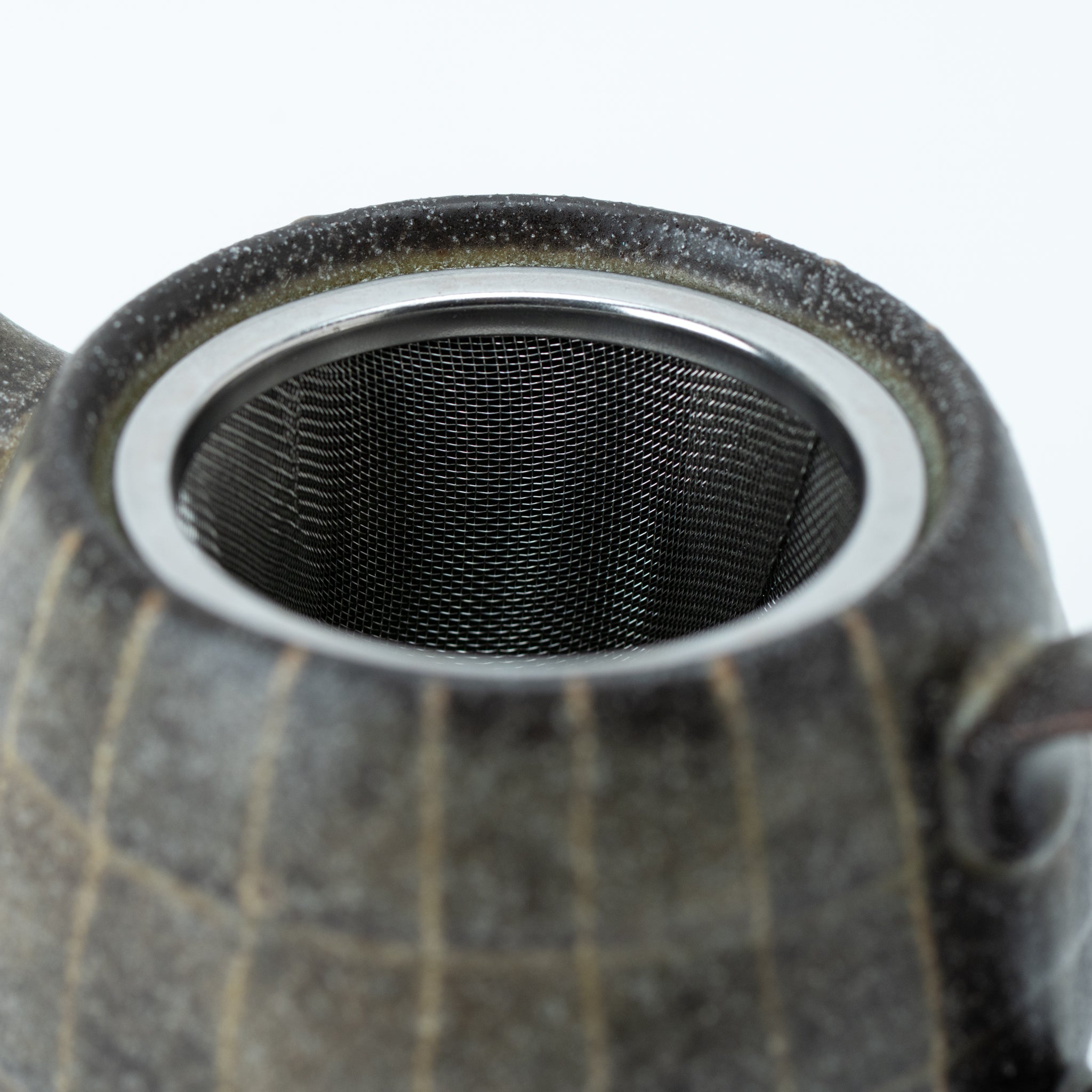 Rust-Iga Tokusa Teapot (with Tea Strainer)