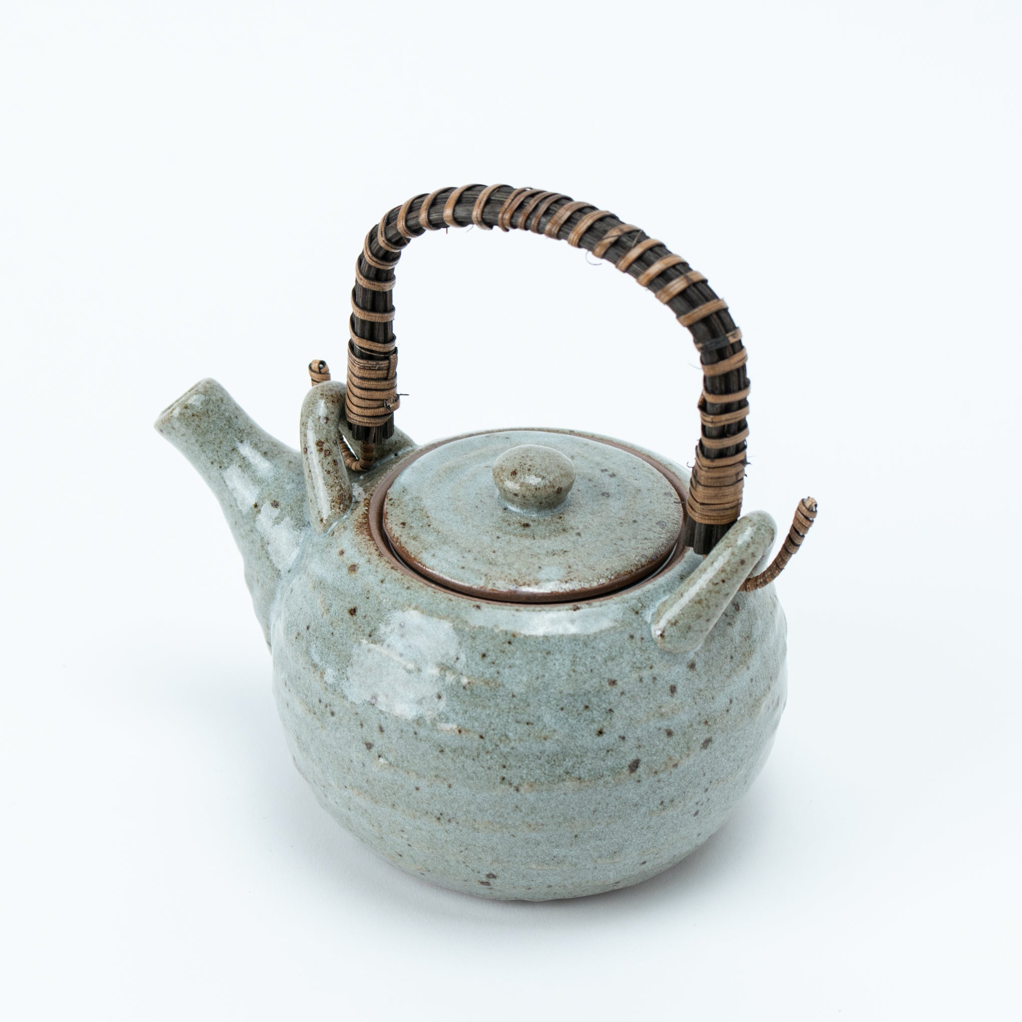 Karatsu Dobin Teapot (with Tea Strainer)