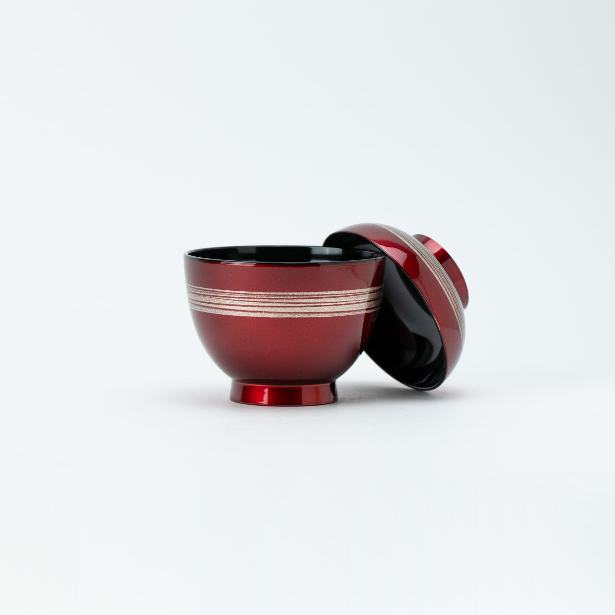 Authentic Red Japanese Tableware: Vibrant Glazes & Tradition